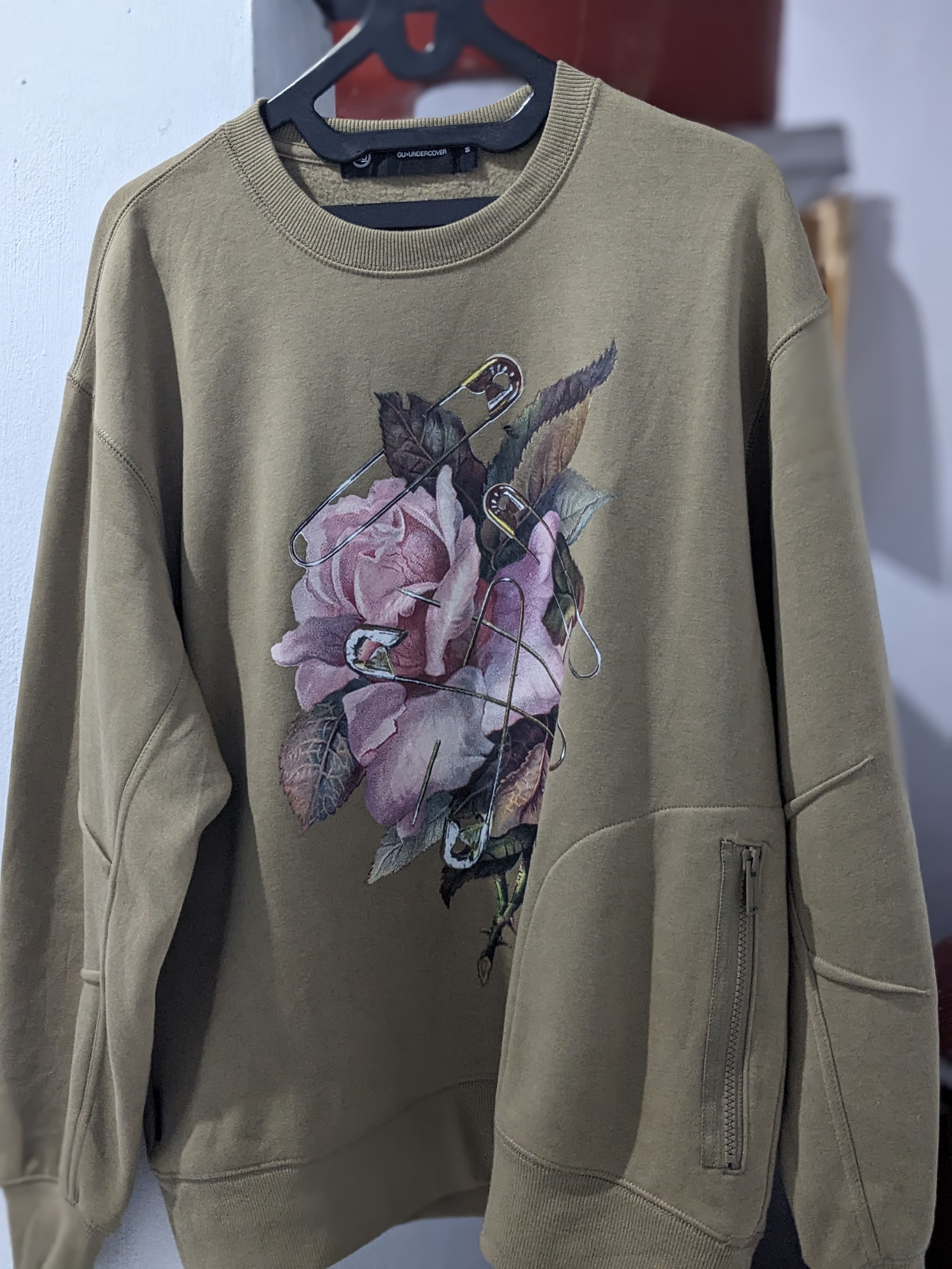 GU × Jun Takahashi × Undercover GU x Undercover flower graphic FW21 Size US M / EU 48-50 / 2 - 3 Thumbnail
