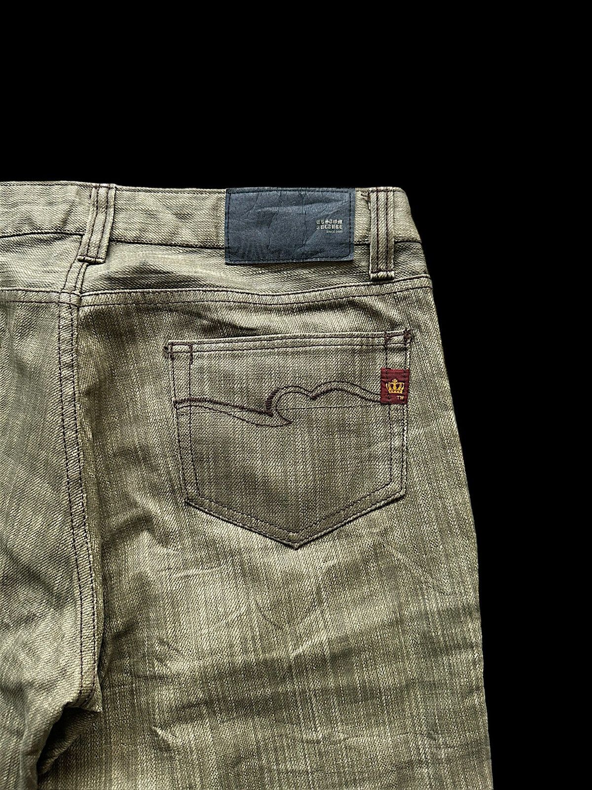 [32 x 21.5] Y2k Custom Culture short denim