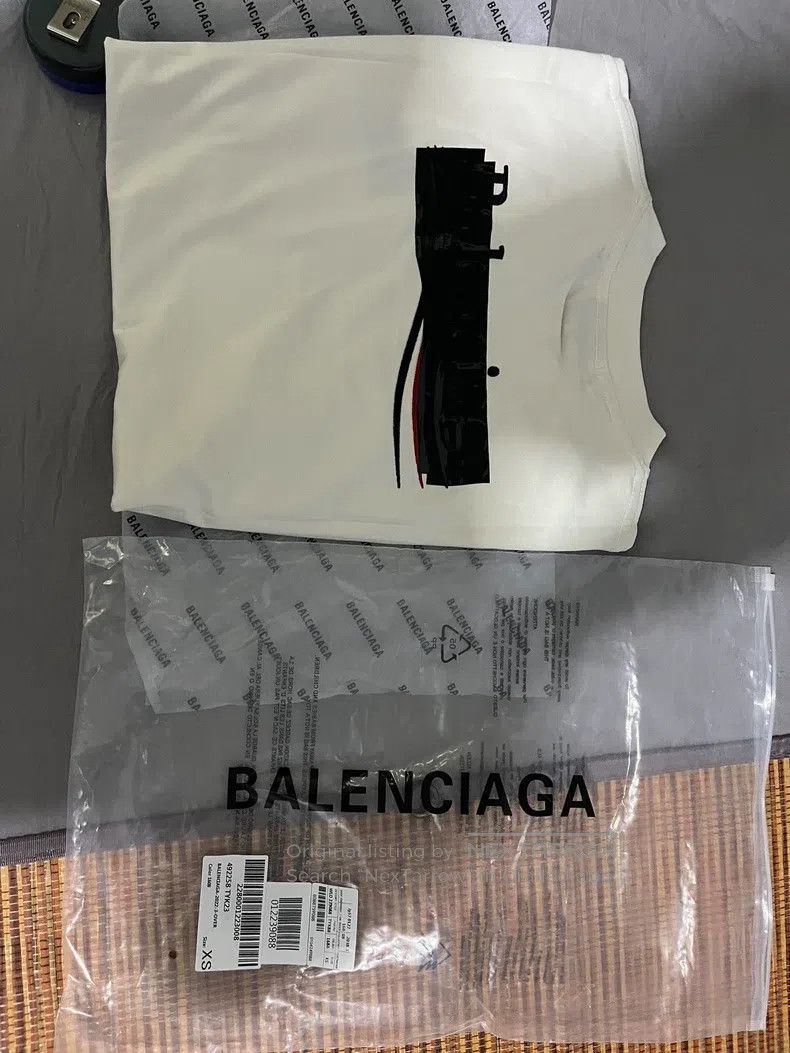 Balenciaga Balenciaga Beige T-Shirt Size US XS / EU 42 / 0 - 7 Thumbnail