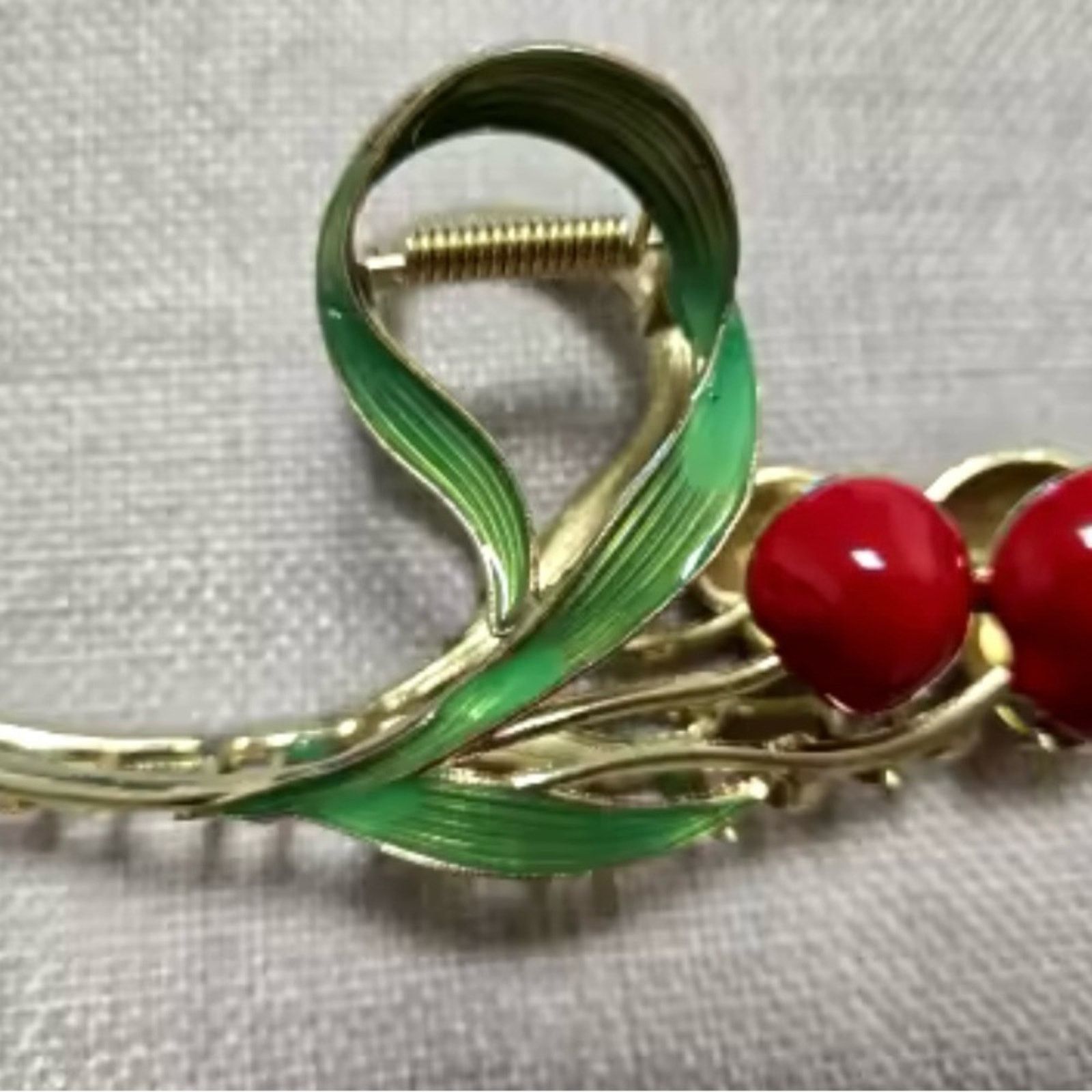 Other Cherry Hair Claw Hair Accessories Size ONE SIZE - 2 Thumbnail