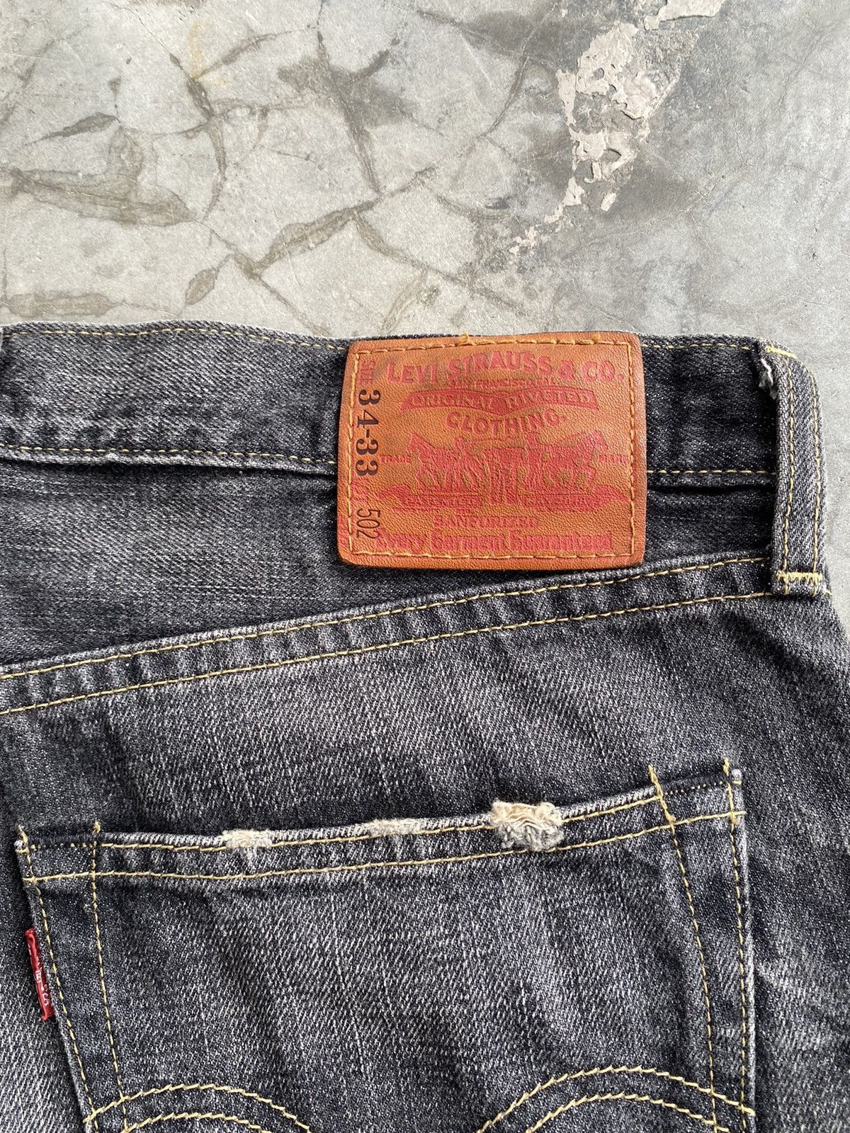 Levi's × Vintage Baggy Jeans Vintage Levi’s 502 Faded Black Denim Size US 34 / EU 50 - 10 Thumbnail
