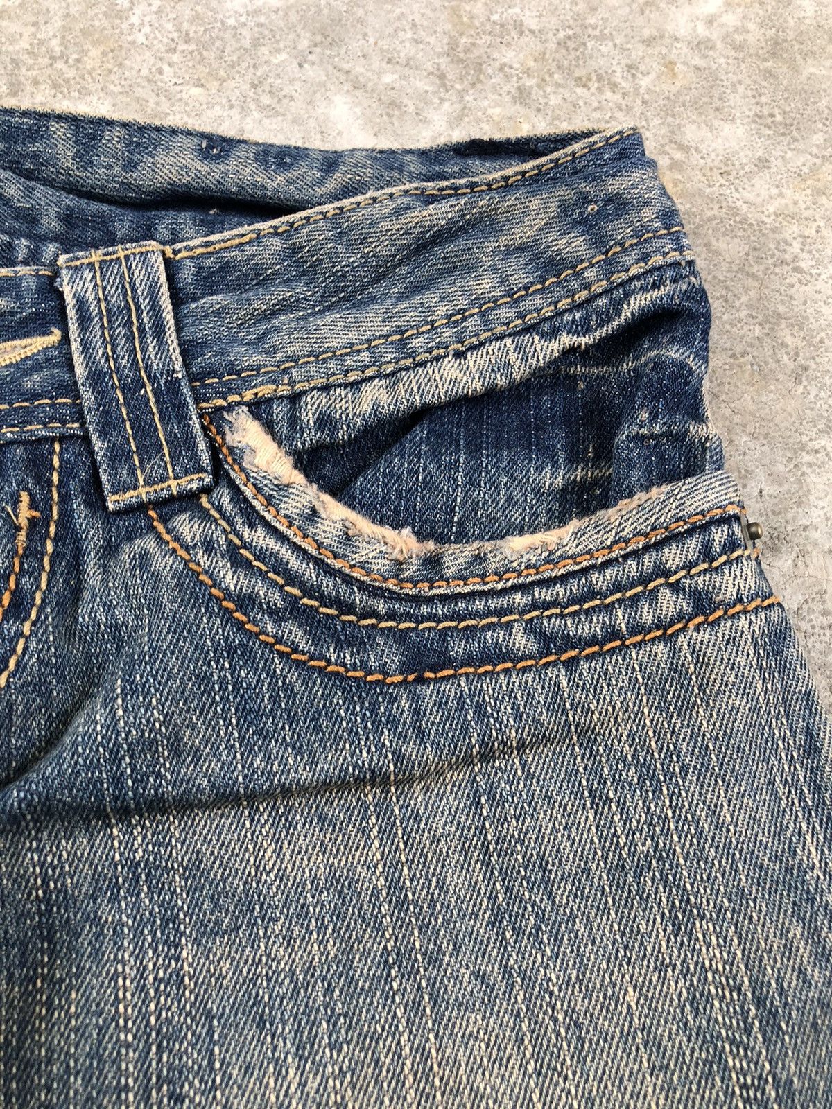 Japanese Brand × Le Grande Bleu (L.G.B.) Flared Jeans Jouer Aux Distressed Jeans Size US 27 - 15 Thumbnail
