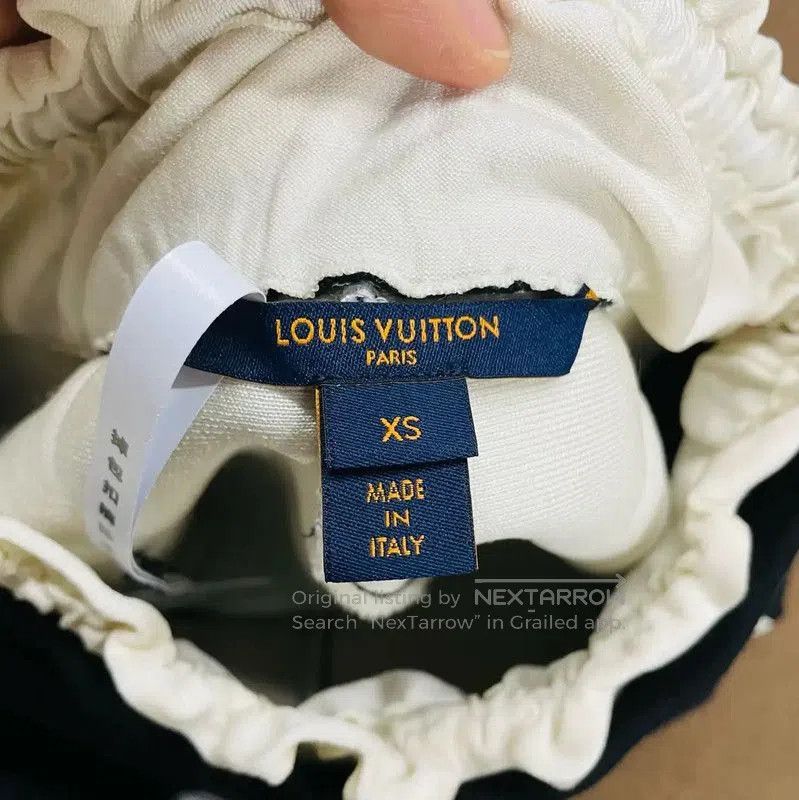 Louis Vuitton Louis Vuitton Black Silk Women's Shorts . Size 22" - 3 Thumbnail