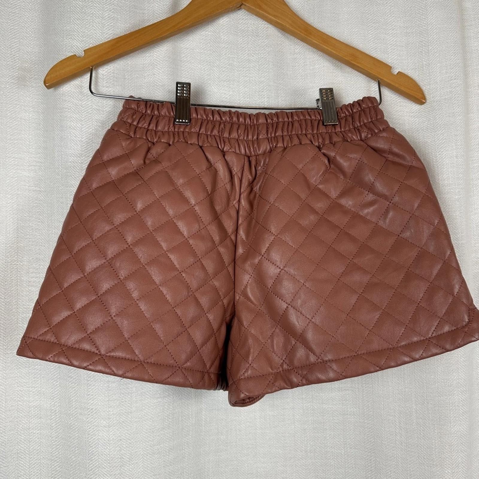 Forever 21 Forever 21 Quilted leather like Shorts XS Barbiecore y2k New Size 26" / US 2 / IT 38 - 3 Thumbnail