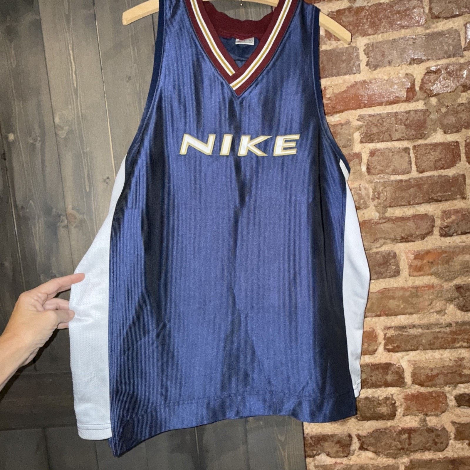 Nike Vintage NIKE Spell Out Logo White Label Basketball Jersey L Size US L / EU 52-54 / 3 - 5 Thumbnail
