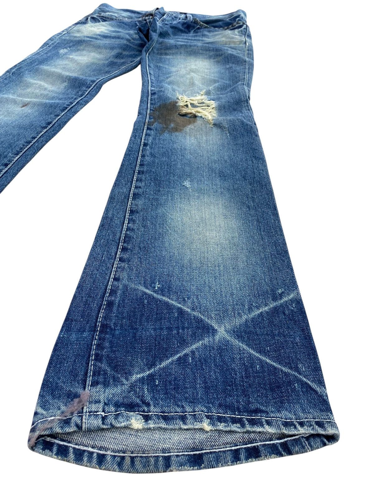Japanese Brand Japanese Brand Faded Blue Wash Distress Flare Style Size US 30 / EU 46 - 6 Thumbnail