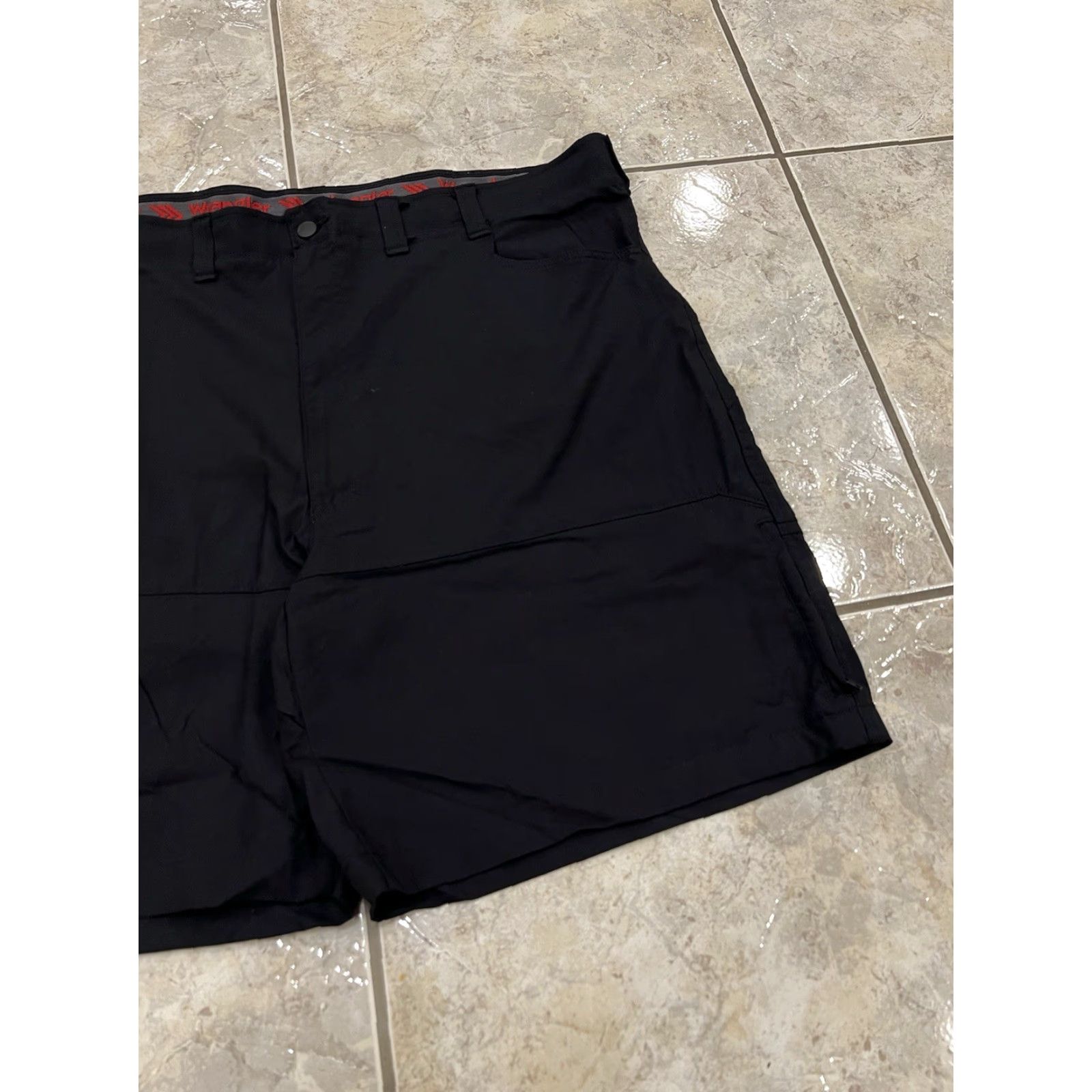 Wrangler VINTAGE Wrangler Outdoors Shorts Mens 46 Black 9" Zip Cargo Stretch Flex Nylon Spandex Size US 30 / EU 46 - 4 Thumbnail