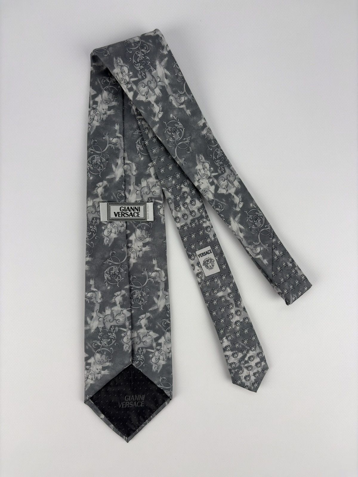 Versace Vintage Gianni Versace Silk Tie Medusa Logos Graphics Size ONE SIZE - 1 Thumbnail