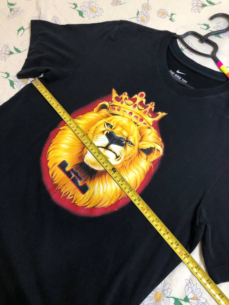 Nike Vintage Nike Big Y2K Print Short Sleeve T-Shirt Size US M / EU 48-50 / 2 - 9 Thumbnail