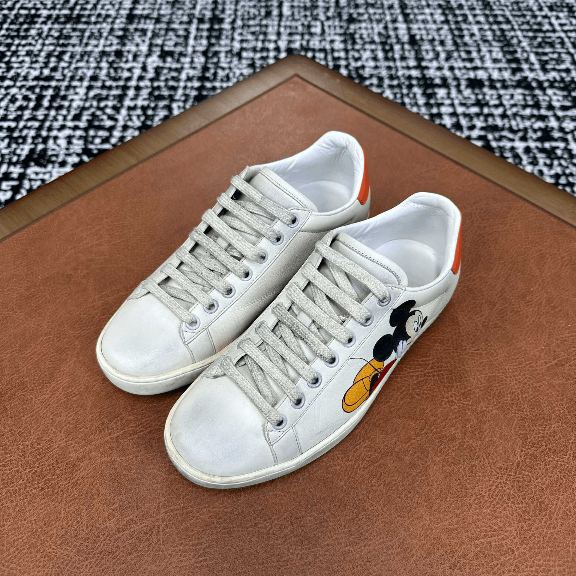 Gucci Gucci Beige Lowtop Sneakers it_36 Women Size US 6 / IT 36 - 1 Thumbnail