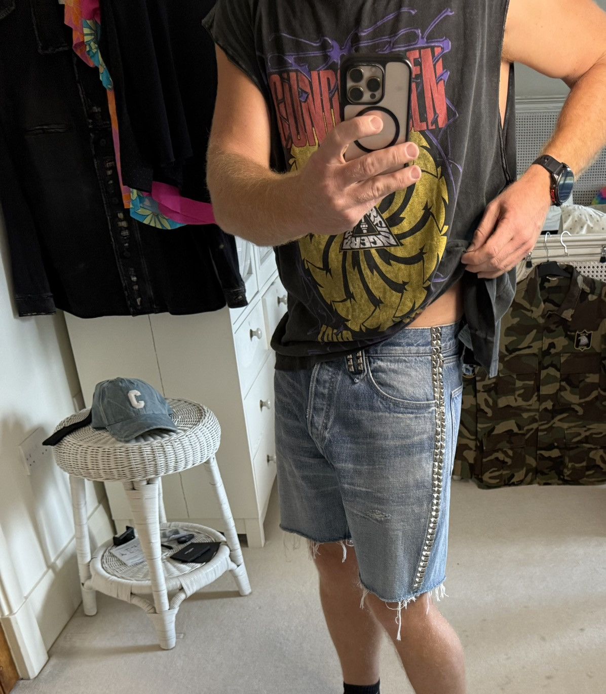 Celine SS24 Celine studded Zuma wash raw hem jean shorts Hedi 30 31 Size US 30 / EU 46 - 3 Thumbnail