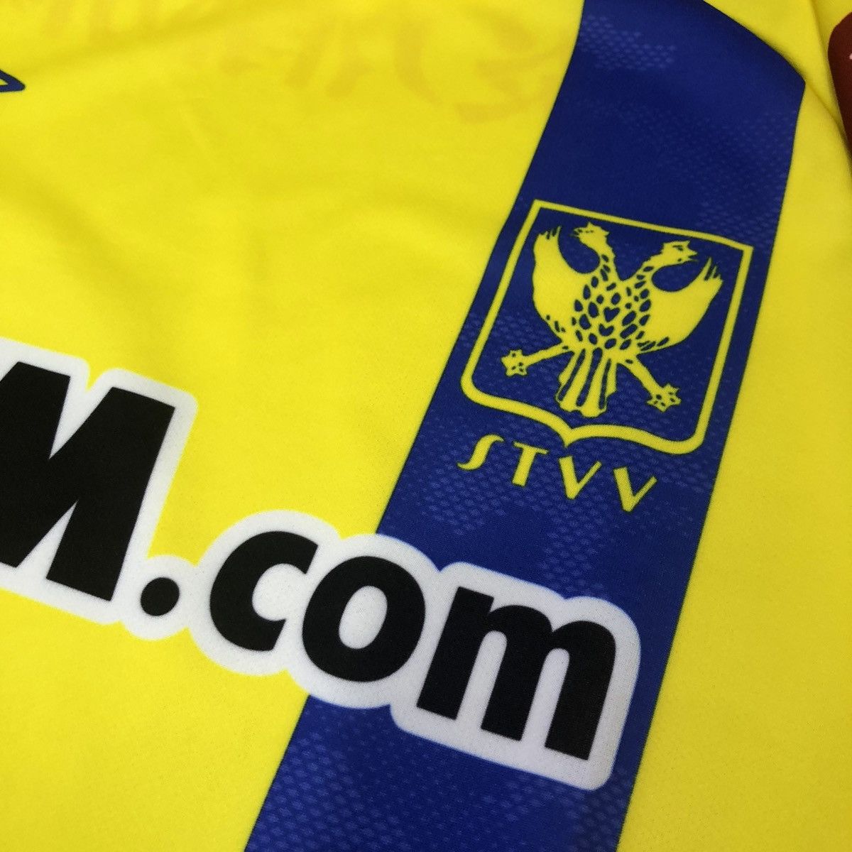 Umbro Sint-truiden 19/20 home jersey Size US S / EU 44-46 / 1 - 4 Thumbnail