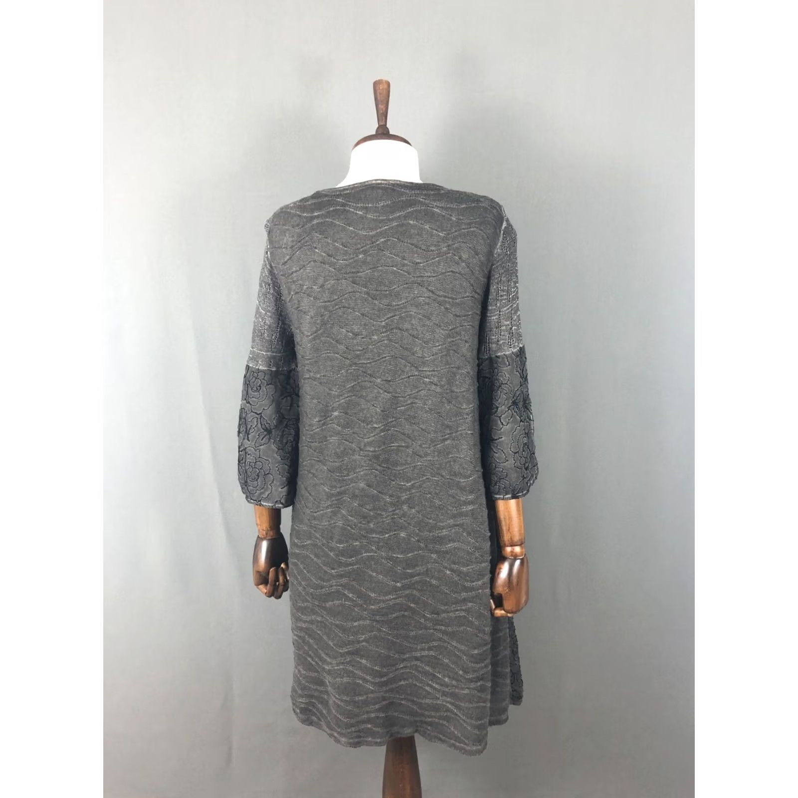 Vintage Elisa Cavaletti Dress Gray Floral Embroidered Knit A-Line Knee Length V-Neck 3/4 Sleeve Size ONE SIZE - 3 Thumbnail