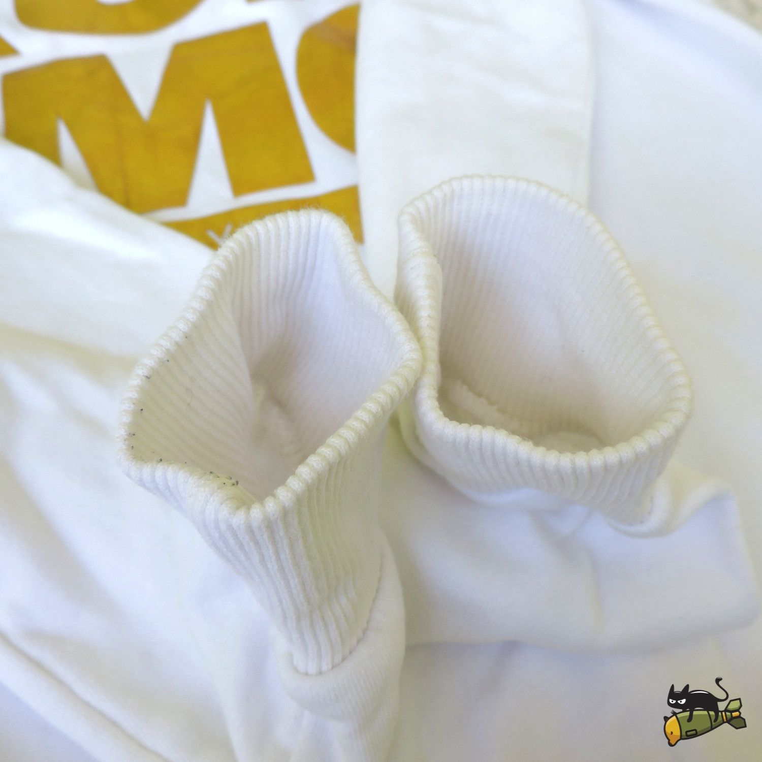 RUN DMC RUN DMC GOLD LOGO SWEATSHIRT Size US M / EU 48-50 / 2 - 8 Thumbnail