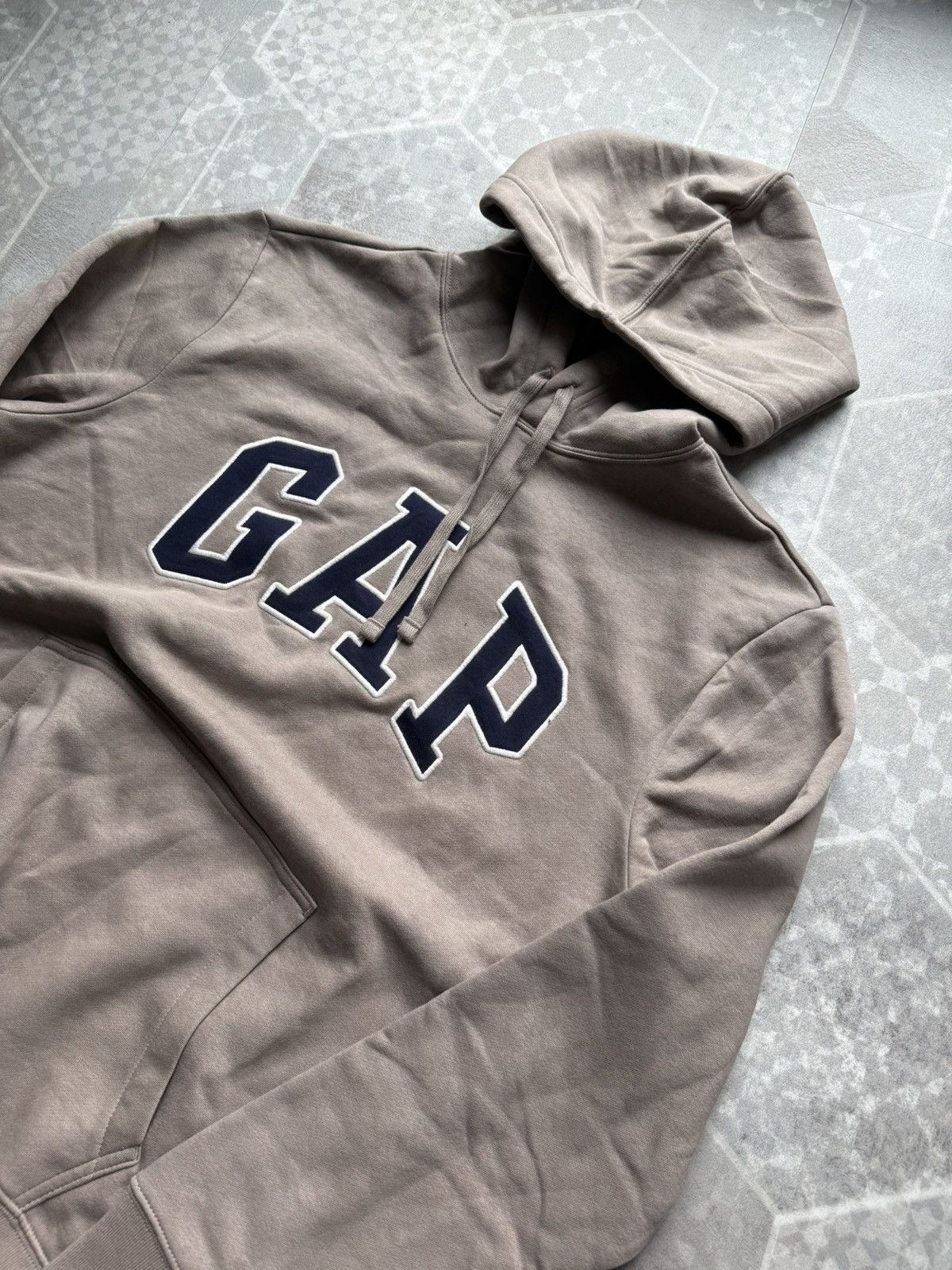 Gap GAP Arch Logo Hoodie — Beige/Tan Size US M / EU 48-50 / 2 - 2 Thumbnail
