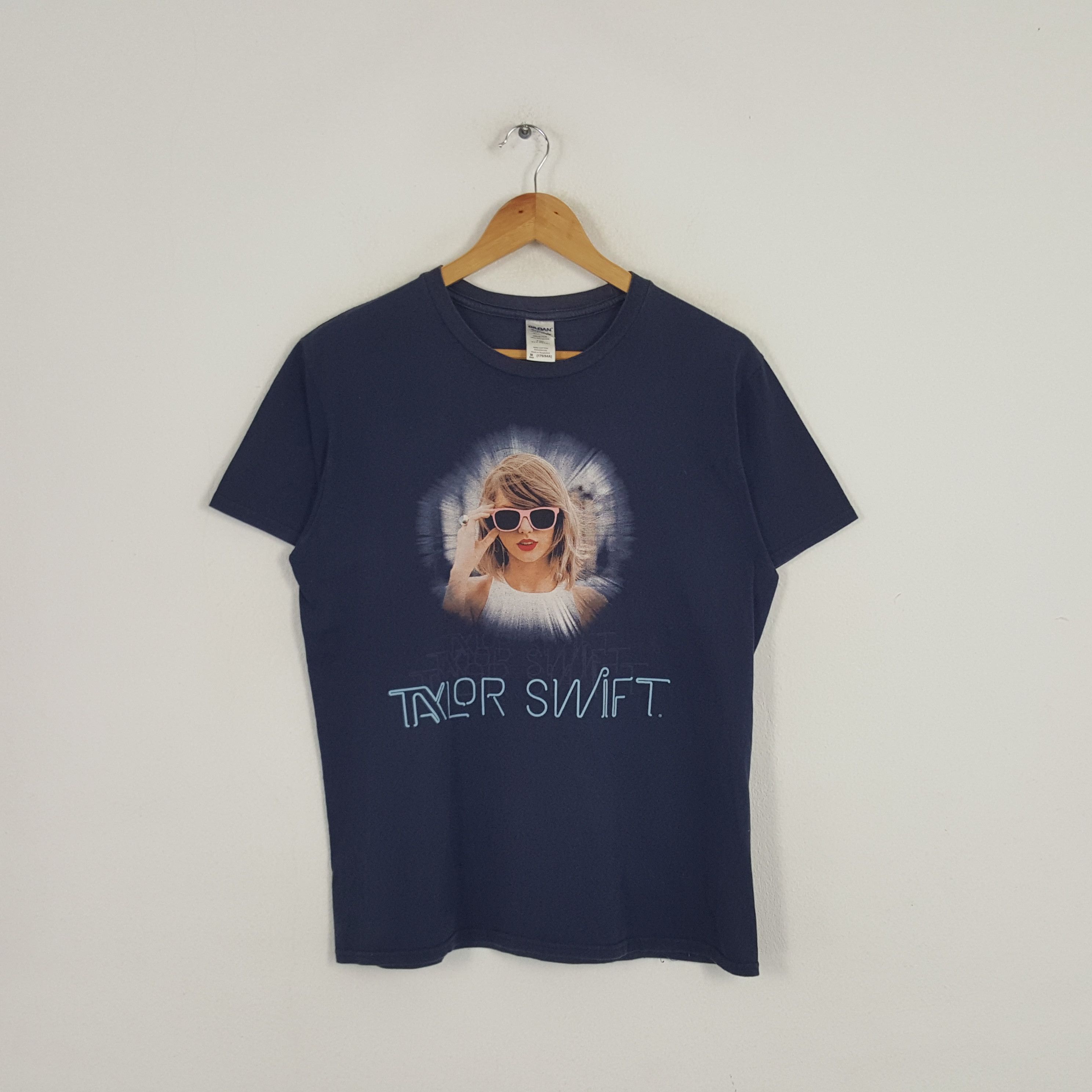 Band Tees × Vintage Vintage Taylor Swift American Singer Songwriter Tshirt Size US M / EU 48-50 / 2 - 1 Thumbnail