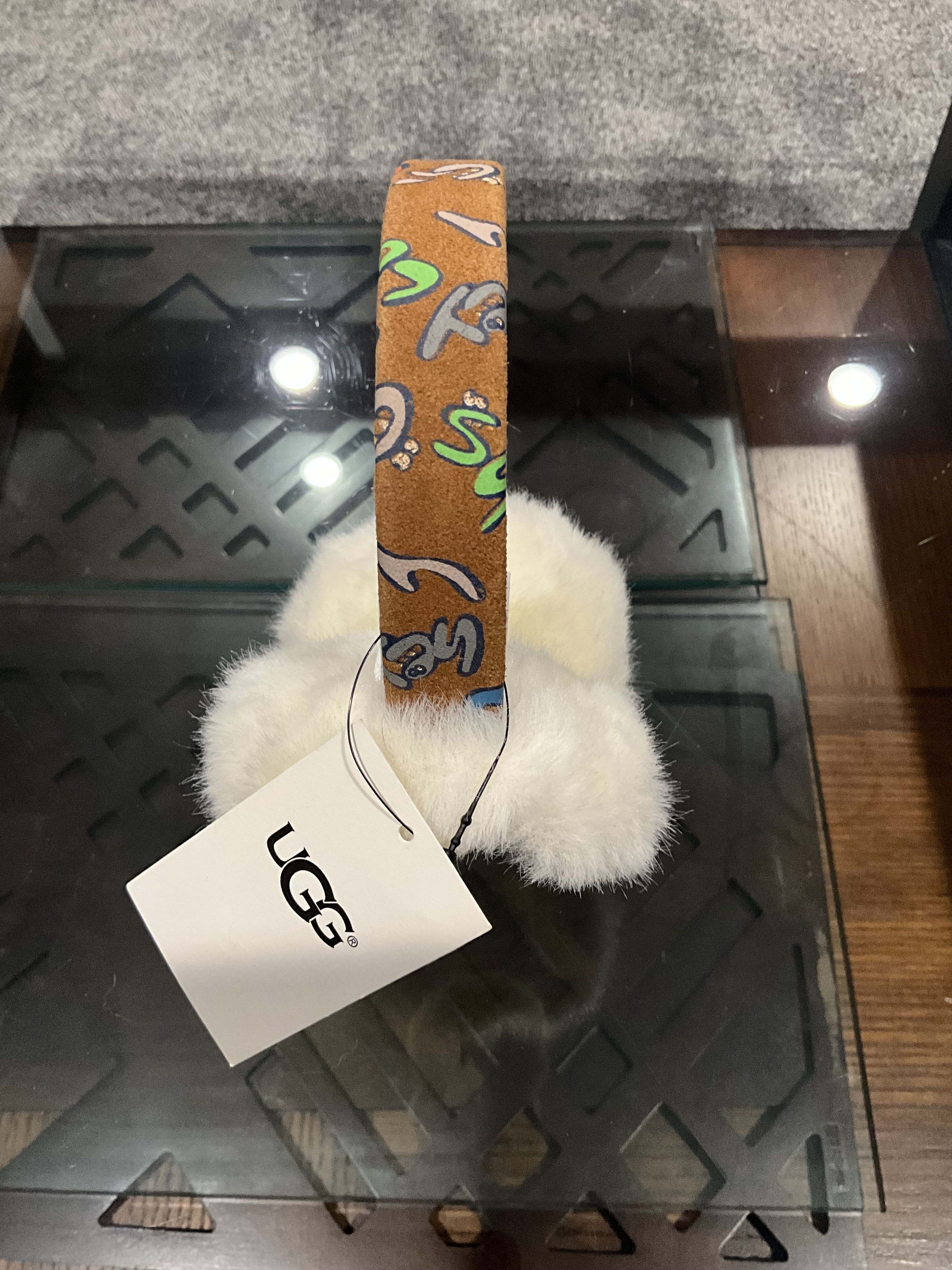 Ugg Leather Classic Winter Earmuffs DSWT Size ONE SIZE - 7 Thumbnail