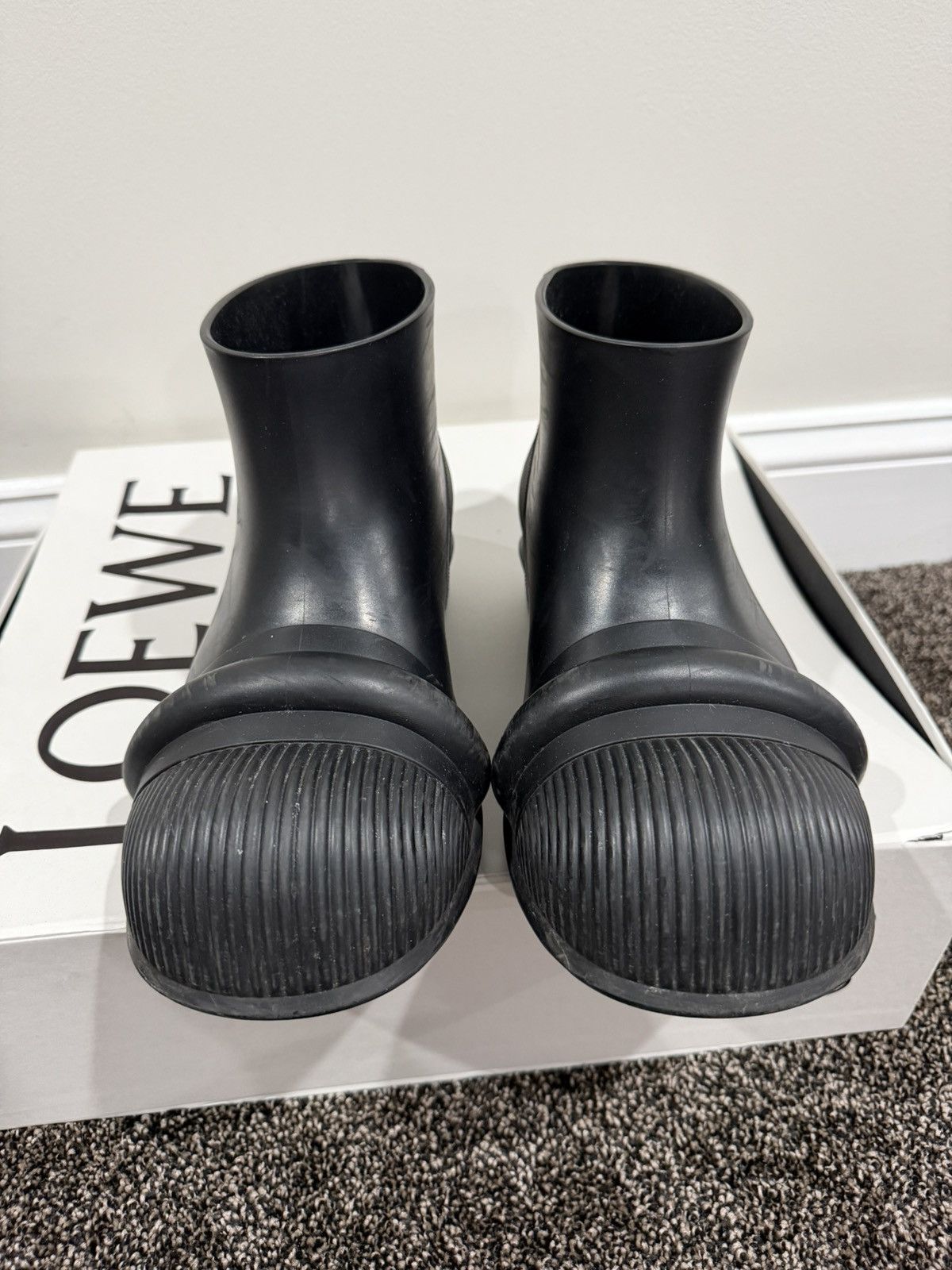 Loewe LOEWE FW22 Rubber Rain Ankle Round Toe Black Boots Size US 9 / EU 42 - 6 Thumbnail
