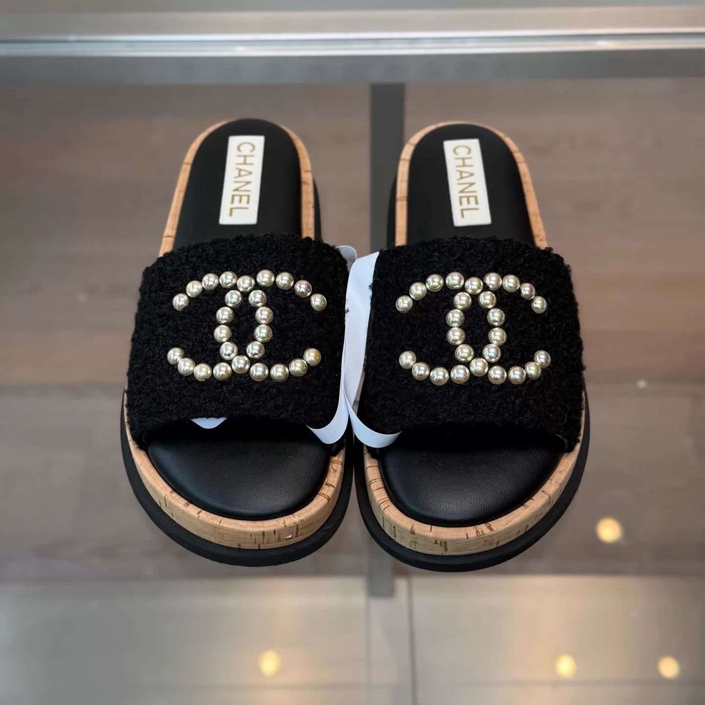 Chanel Chanel 24S Pearl CC Black Slippers 39 Unworn Size US 8.5 / IT 38.5 - 2 Thumbnail