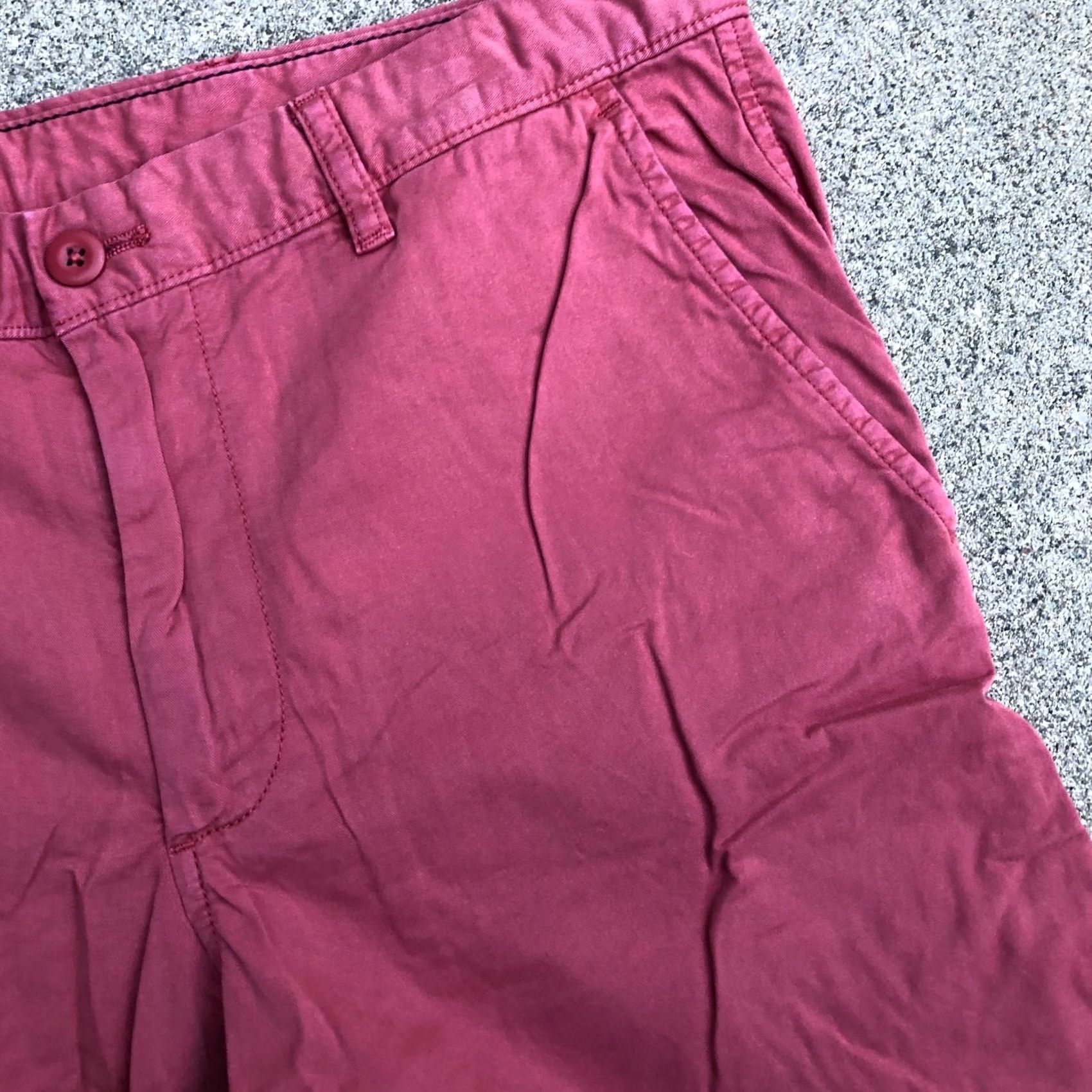 Uniqlo UNIQLO Chino Shorts Men MEDIUM Red Pockets Bottoms Shirt/Shorts Size US 34 / EU 50 - 4 Thumbnail