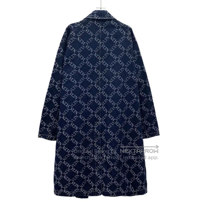 Valentino Valentino A denim jacket with a lapel collar printed with Size S / US 4 / IT 40 - 2 Thumbnail
