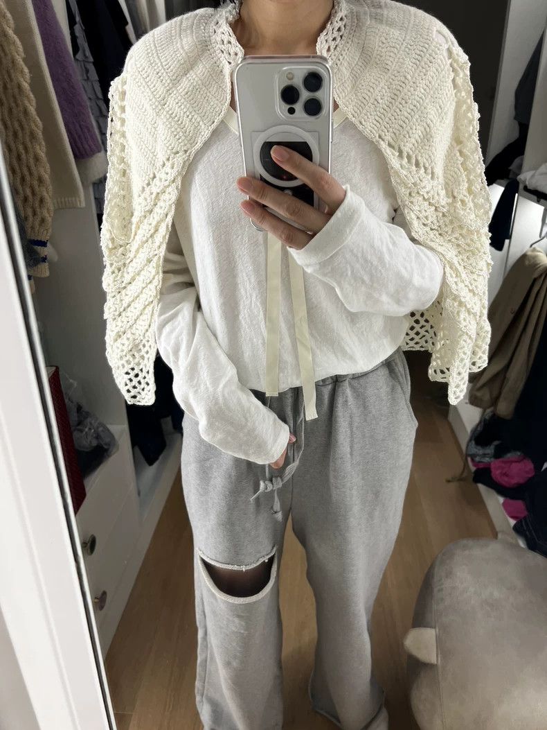 Loewe LOEWE Cute white cloak jacket sweater Size XS / US 0-2 / IT 36-38 - 3 Thumbnail