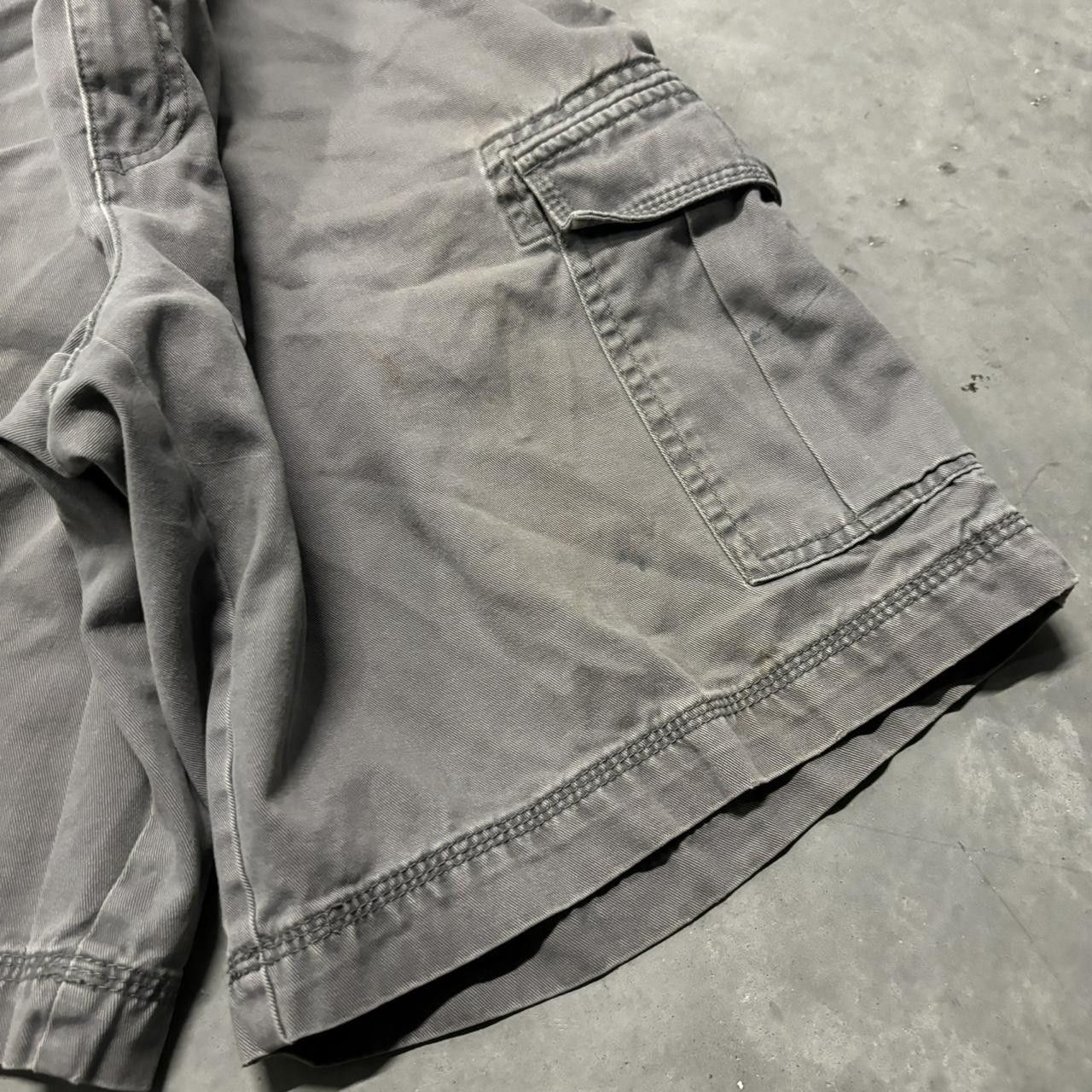 Japanese Brand × Vintage Crazy Vintage Y2K/2000s Baggy Grey Streetwear Skater Cargo Shorts! Size US 38 / EU 54 - 4 Thumbnail