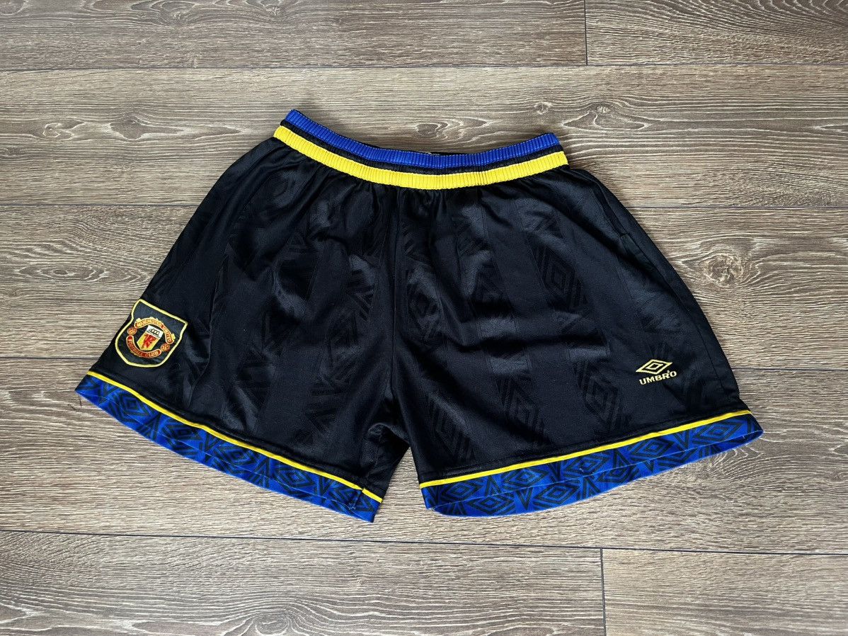 Umbro Manchester United Shorts 1993-1995 away Size US 36 / EU 52 - 1 Thumbnail
