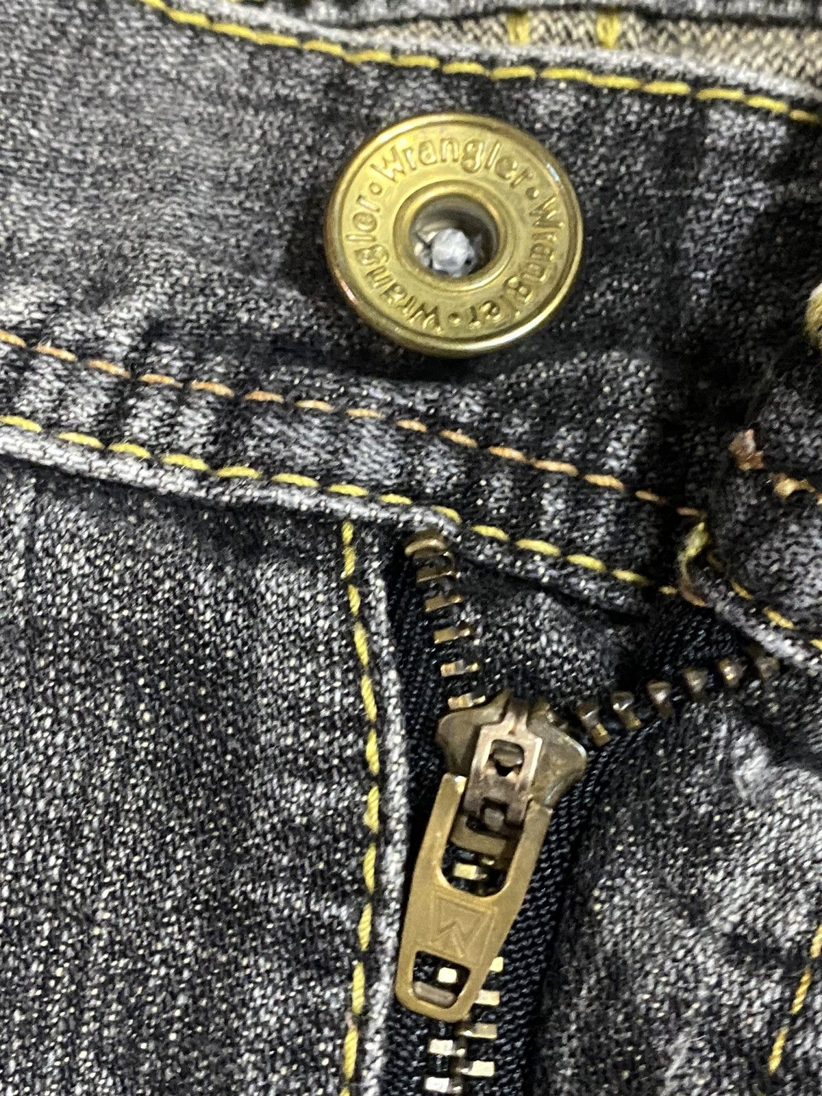 Japanese Brand Vintage Wrangler Black Denim Distressed Wide Leg Jeans Size US 35 - 9 Thumbnail