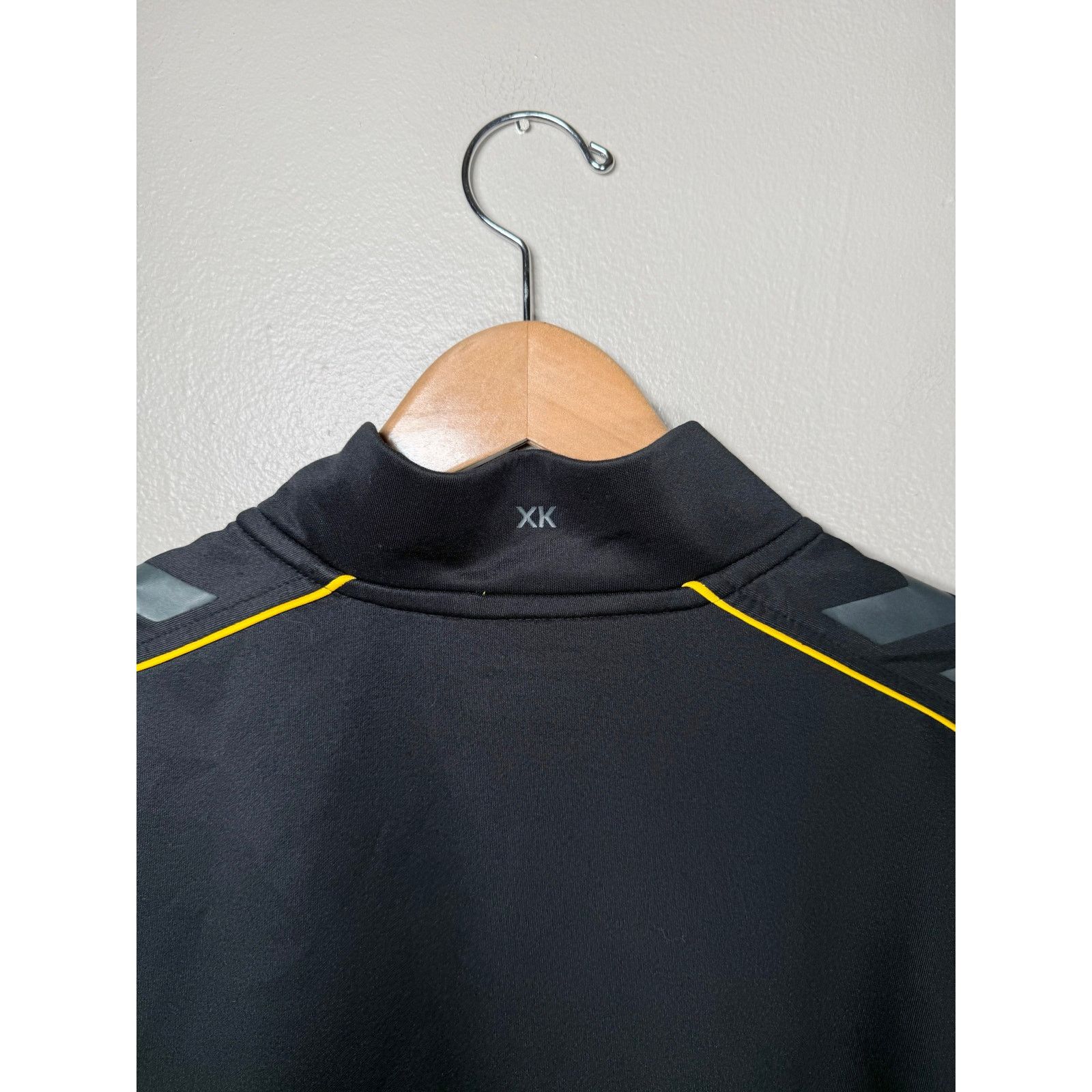 Hummel Cambridge United Hummel training top 1/4 zip shirt size S Size US S / EU 44-46 / 1 - 5 Thumbnail