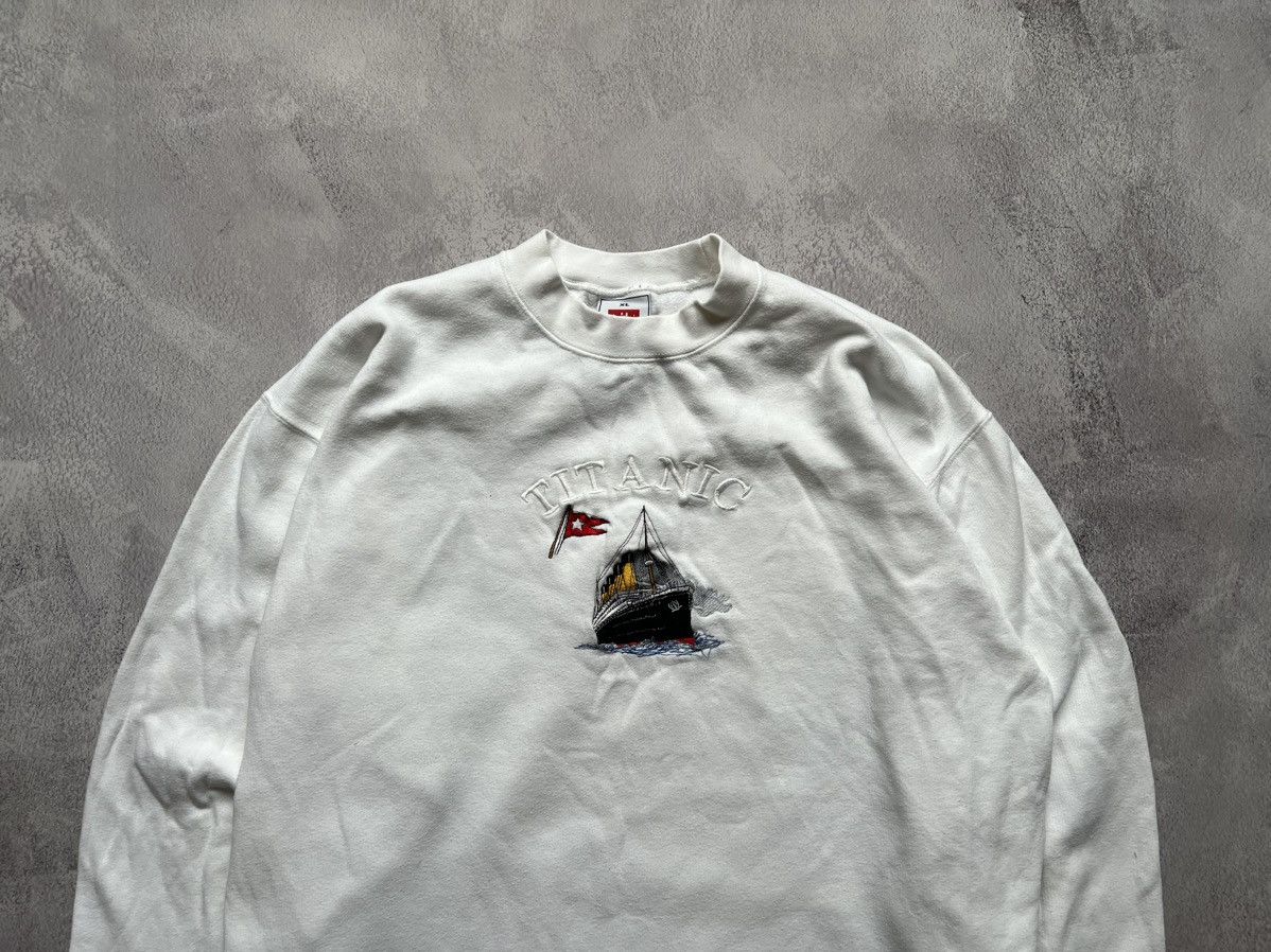 Vintage Vintage Hanes 90s Titanic Logo Sweatshirt Size:XL Size US XL / EU 56 / 4 - 2 Thumbnail