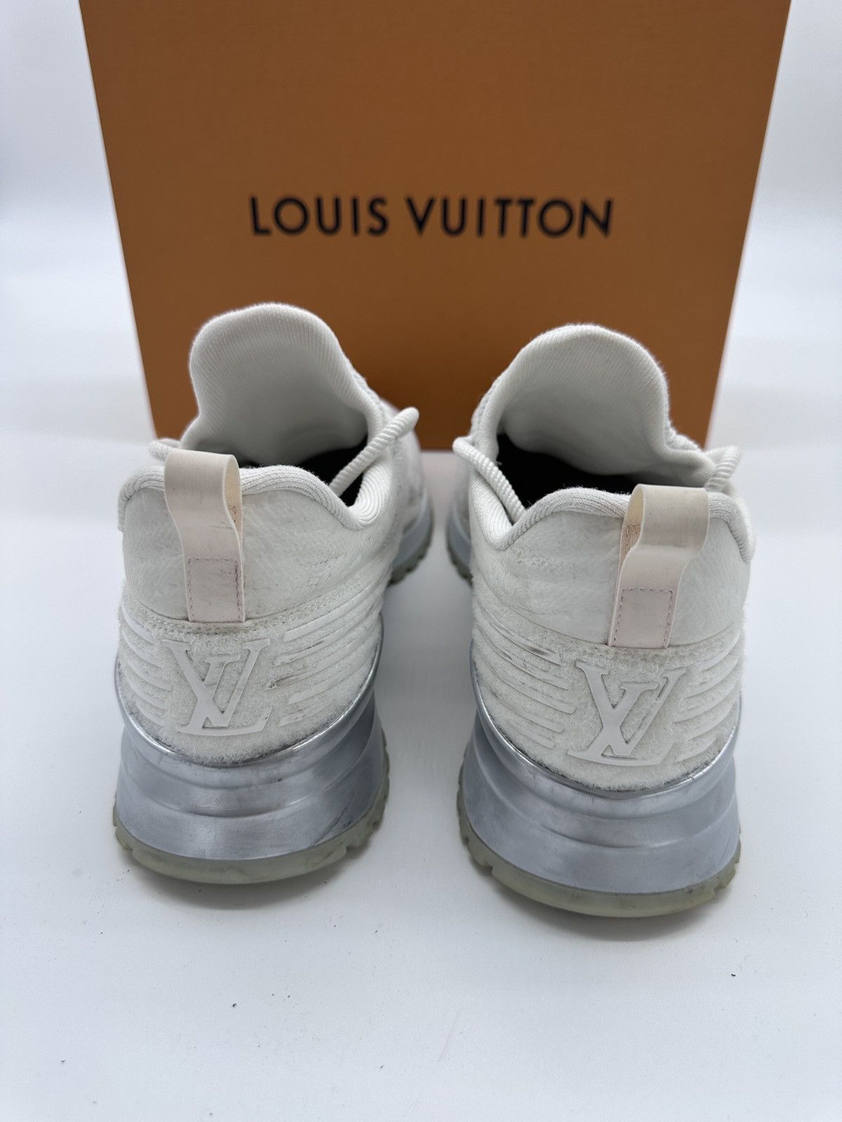 Louis Vuitton Louis Vuitton VNR Sneaker White Size 11 Size US 11 / EU 44 - 5 Thumbnail