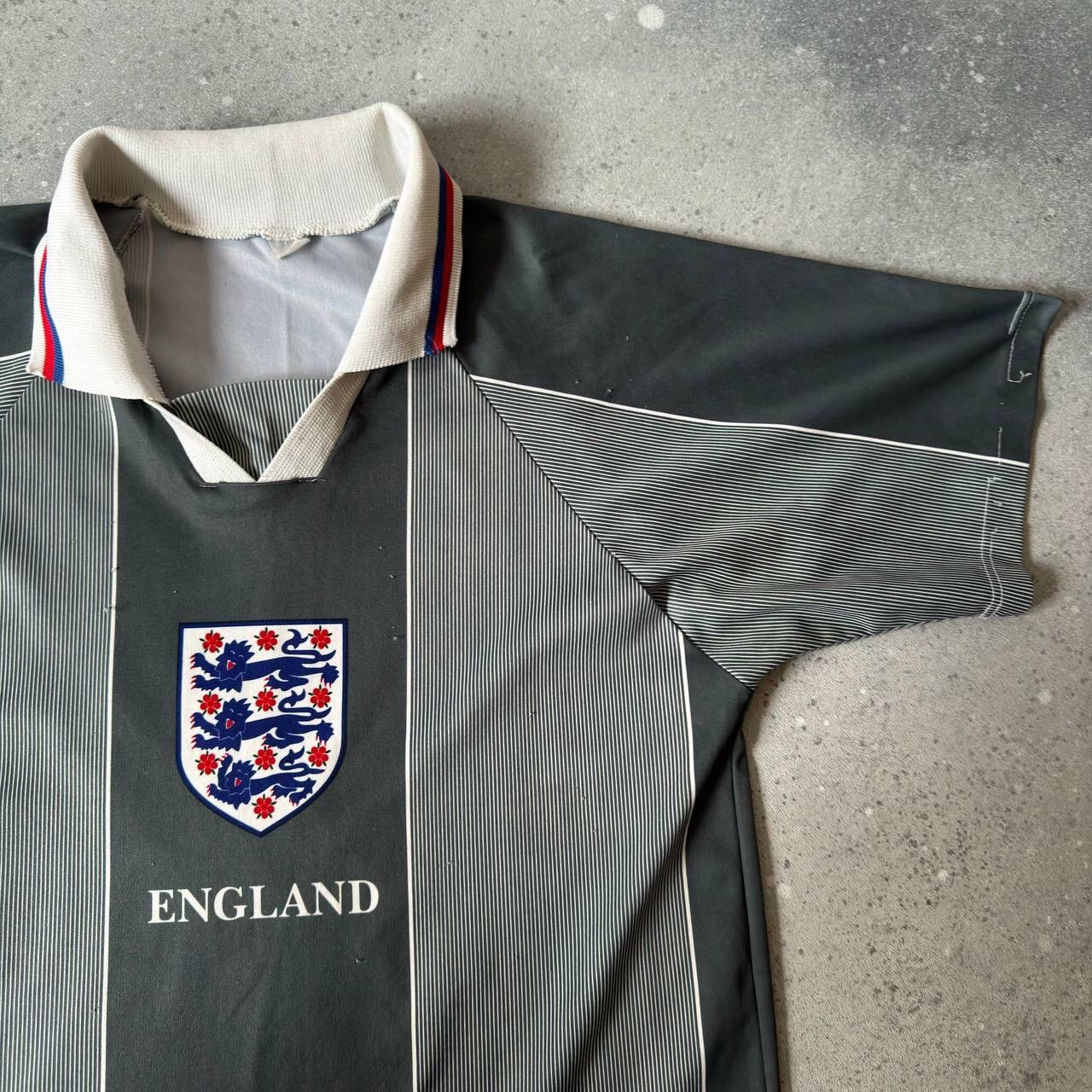 Vintage 1998 England #9 SHEARER Fan Soccer Retro Jersey Size US S / EU 44-46 / 1 - 8 Thumbnail