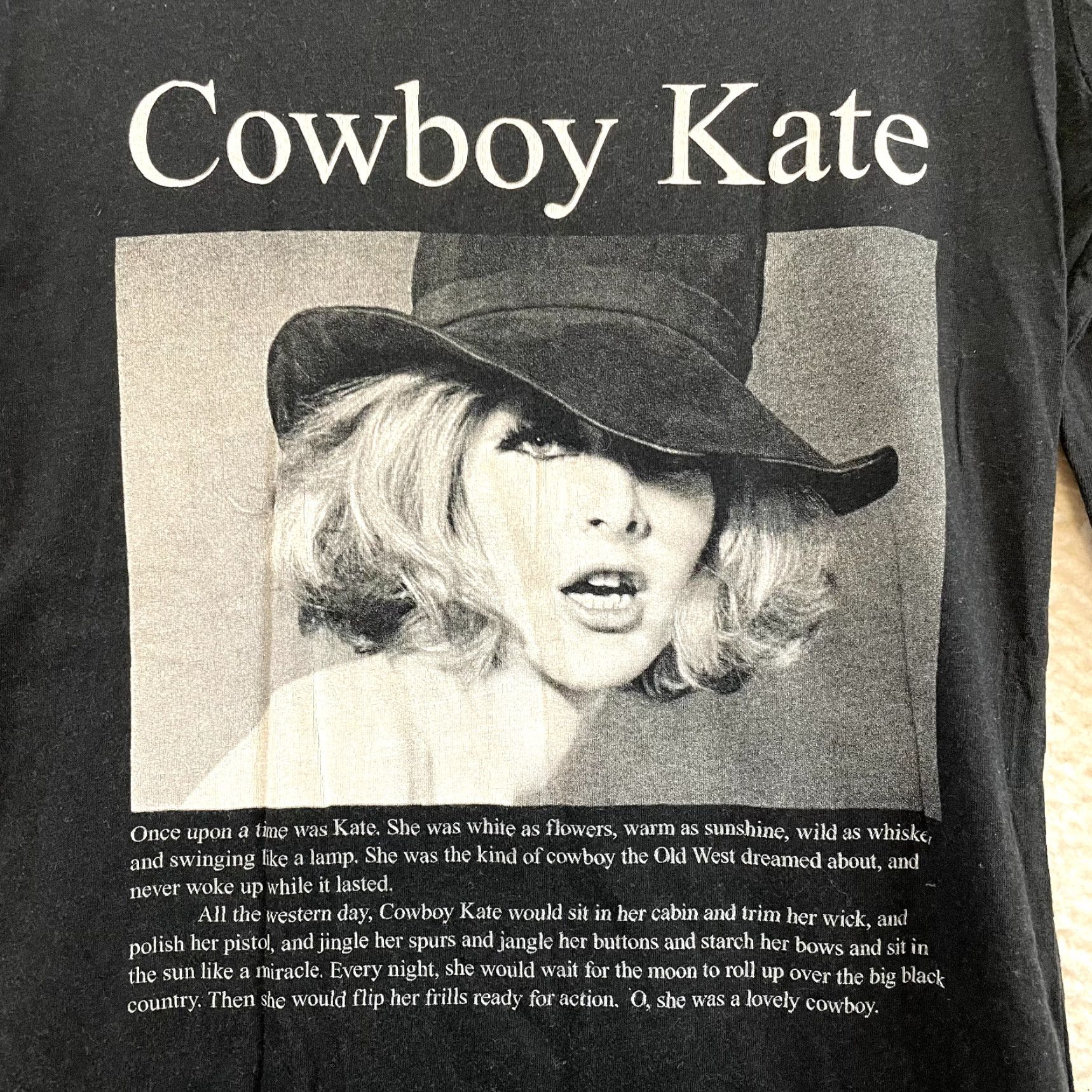 MOUSSY VINTAGE Cowboy Kate T-Shirt M Medium Graphic Sam Haskins Western Cowgirl Cyber Grunge Moussy Women T-Shirt Black Slim Casual Western Girls Size M / US 6-8 / IT 42-44 - 4 Thumbnail