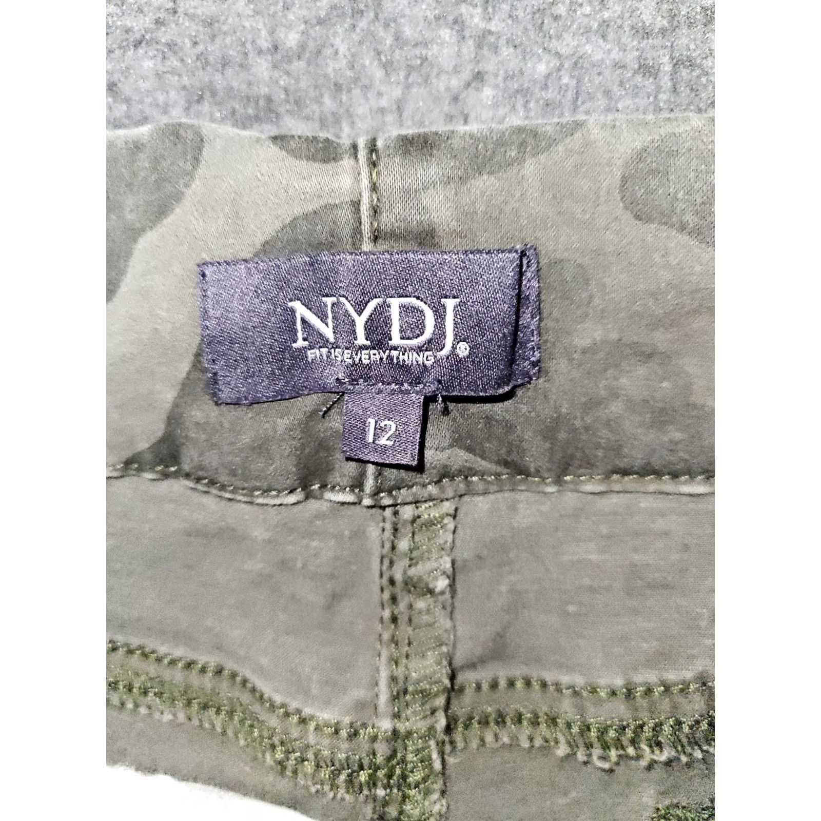NYDJ NYDJ Pants Women's 12 Green Camouflage Pull On Ankle Mid Rise Stretch Casual Active Shirt Size 34" / US 12 / IT 48 - 2 Thumbnail
