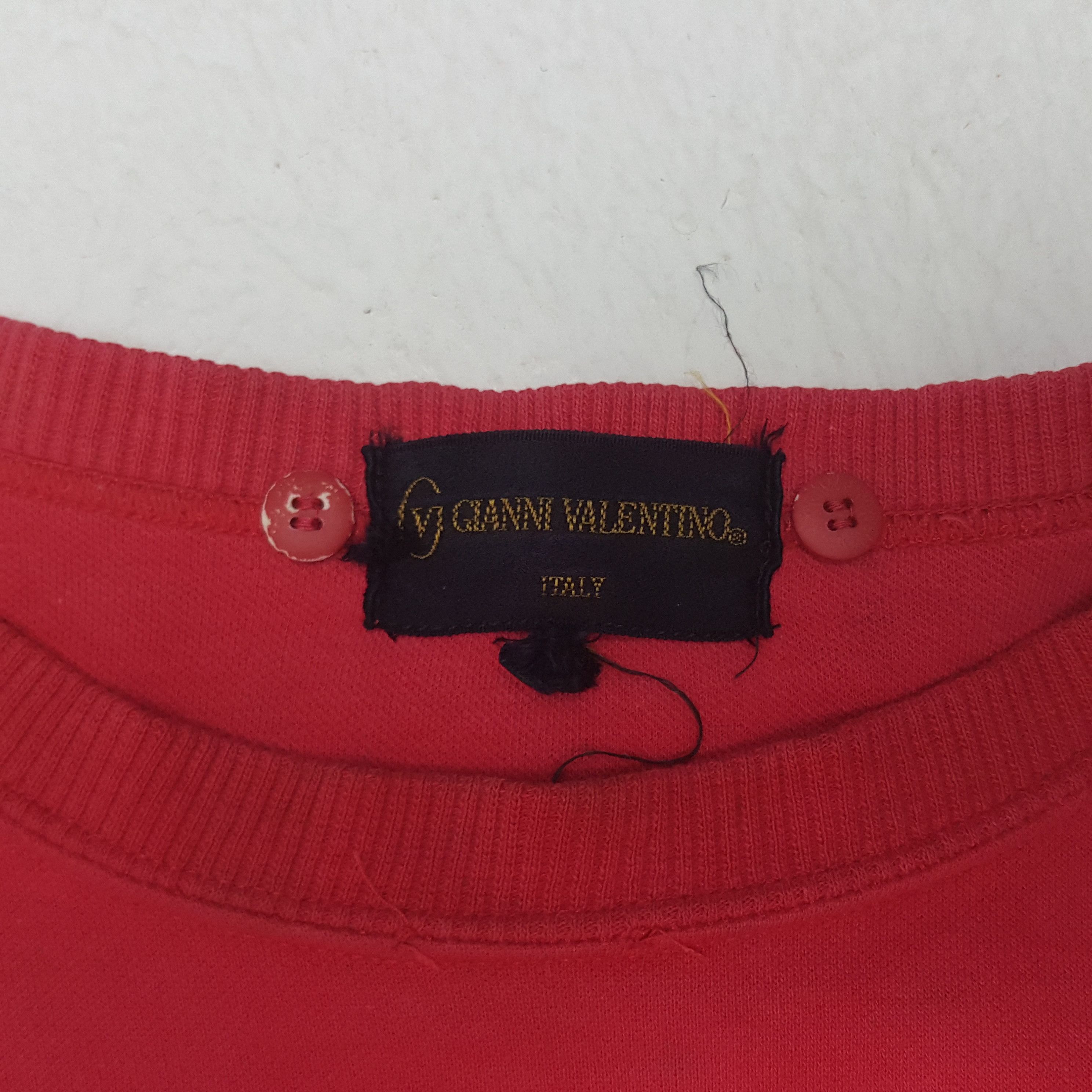 Gianni Valentino × Vintage Vintage Gianni Valentino Italian Style Embroidery Sweatshirt Size US S / EU 44-46 / 1 - 4 Thumbnail