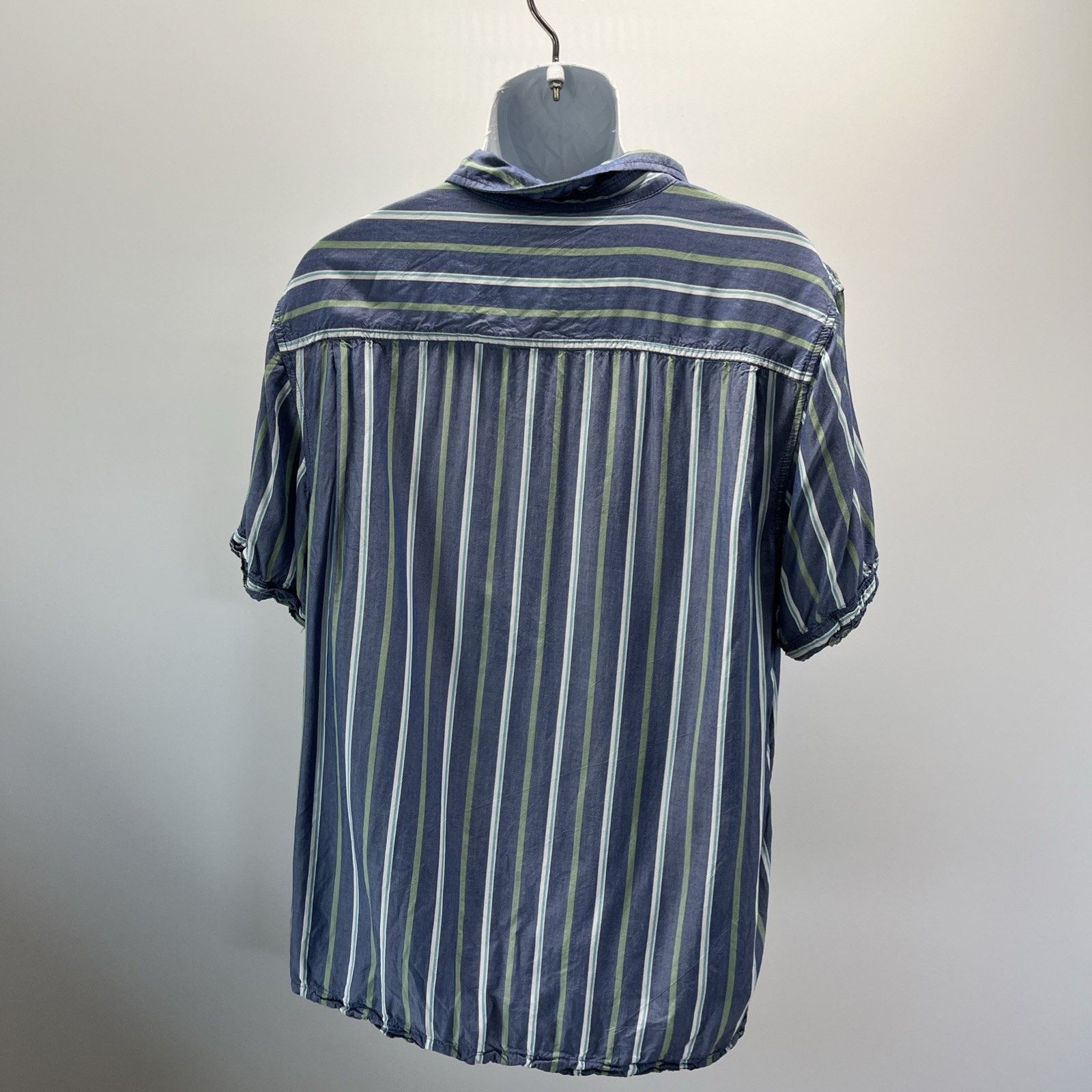 Other Free Assembly mens button down shortsleeve shirt sz L Size US L / EU 52-54 / 3 - 4 Thumbnail