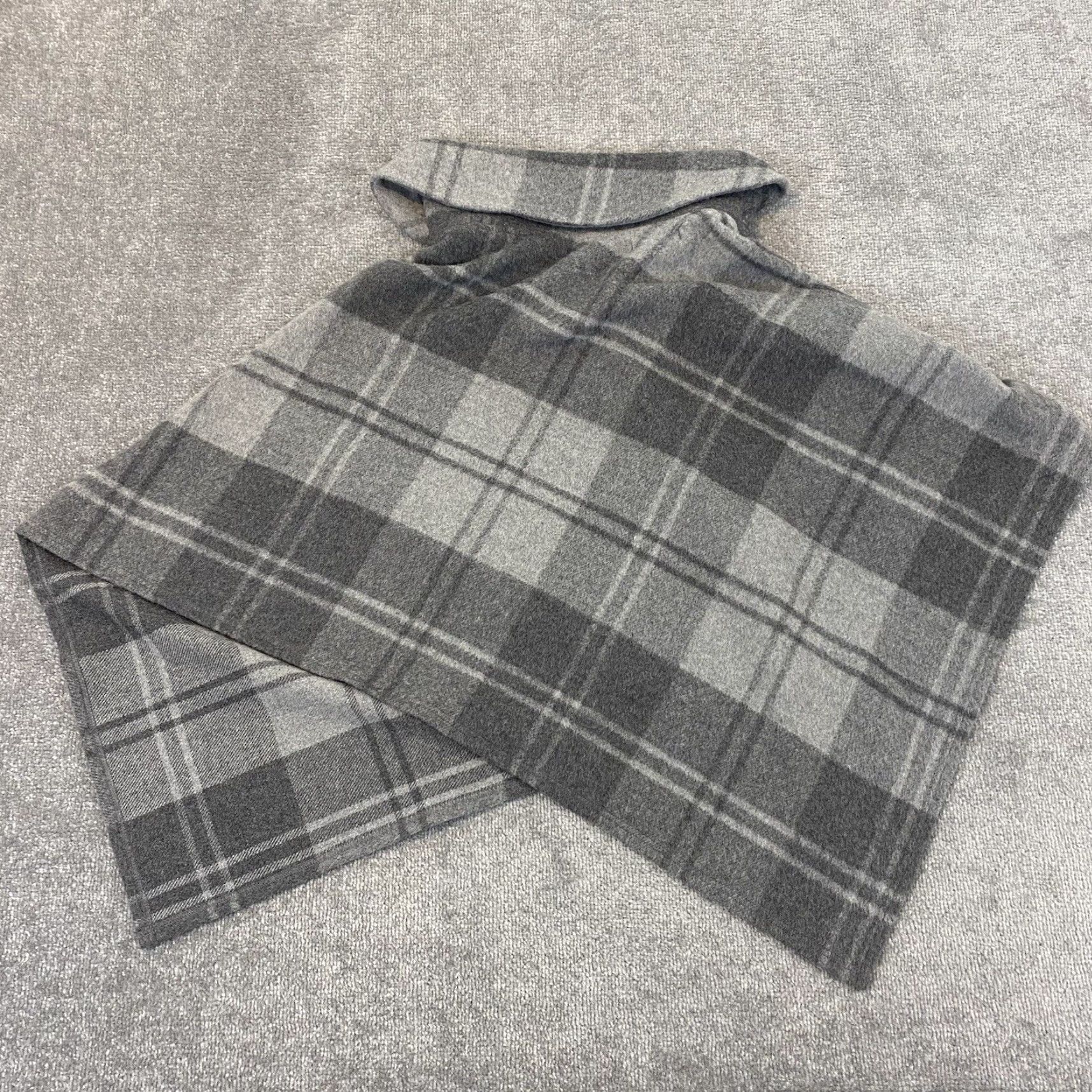 Ralph Lauren VINTAGE Lauren Ralph Lauren Poncho Cape Wool Gray Plaid One Size Women's Fall Winter Casual Formal Size ONE SIZE - 7 Thumbnail