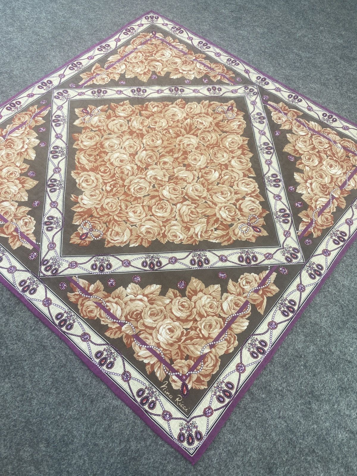 Vintage Nina Ricci Handkerchief / Bandana / Neckerchief-B077 Size ONE SIZE - 4 Thumbnail