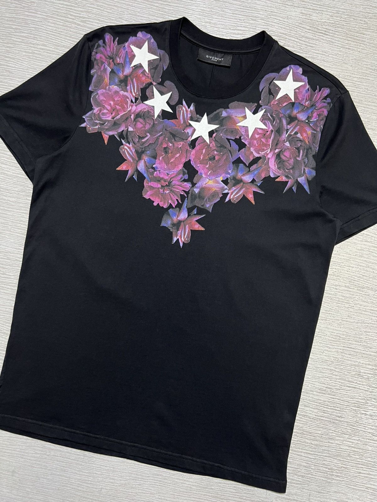 Givenchy Givenchy - Riccardo Tisci - Floral Print Star Neckline Tee Size US L / EU 52-54 / 3 - 3 Thumbnail
