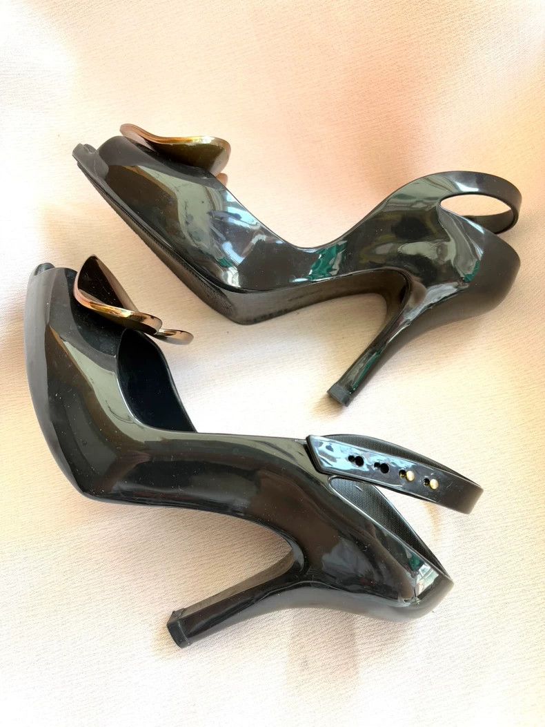 Vivienne Westwood Vivienne Westwood Black love high heels Size US 7.5 / IT 37.5 - 6 Thumbnail