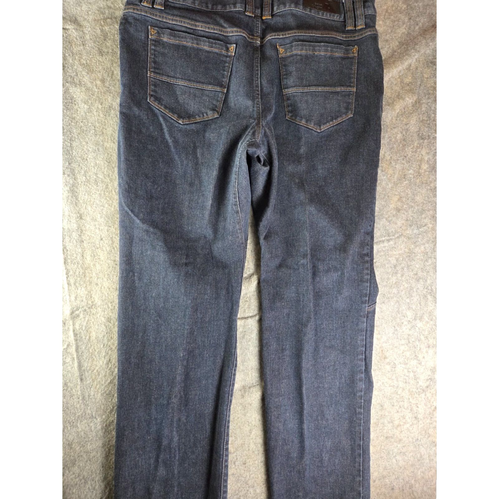 Eddie Bauer Eddie Bauer Jeans Men's 38X31 Dark Blue Relaxed Straight 5-Pocket Denim Cotton Button Zip Inseam 31"} Size US 38 / EU 54 - 7 Thumbnail