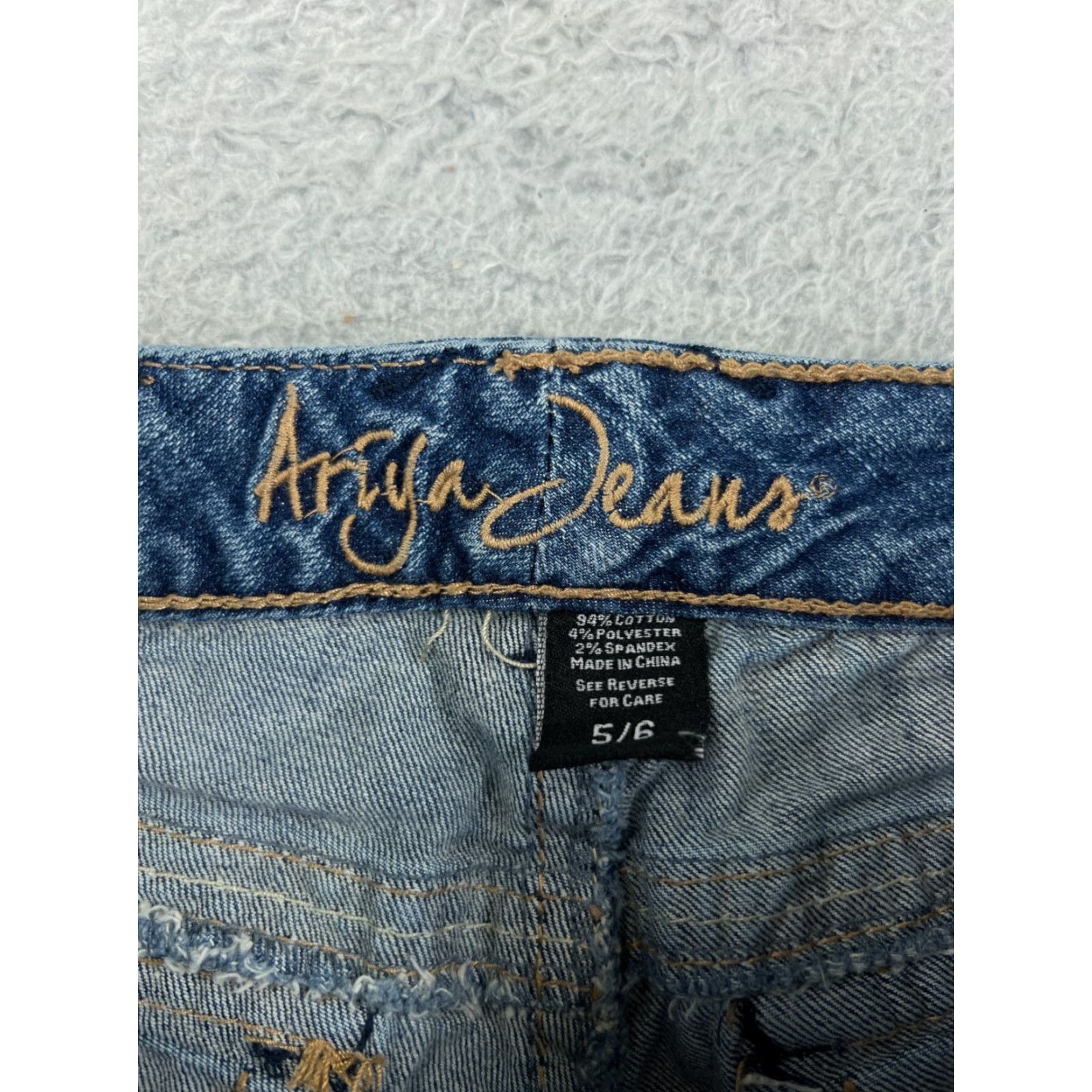 Vintage Ariya Jeans Blue Denim Distressed Flared Embroidered 5 Pocket Cotton Blend Womens Jeans Size 27" / US 4 / IT 40 - 3 Thumbnail