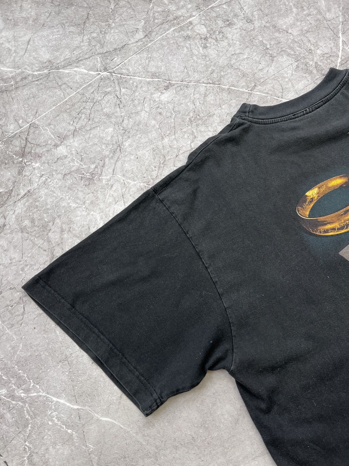 Vintage VINTAGE 90s lord of rings “Le seigneur” rare t shirt Size US XL / EU 56 / 4 - 13 Thumbnail