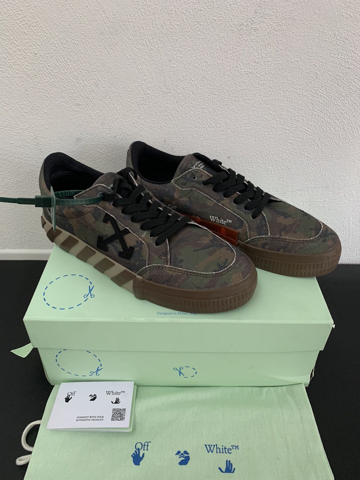 Off-White OFF-WHITE LOW VULCANIZED CAMO CANVAS Size US 7 / EU 40 - 7 Thumbnail