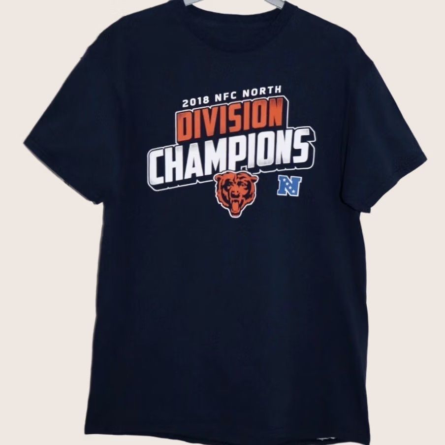 NFL Chicago Bears Shirt Size M 2018 NFC North Div Champs NFL Team Apparel SS Size US M / EU 48-50 / 2 - 1 Thumbnail
