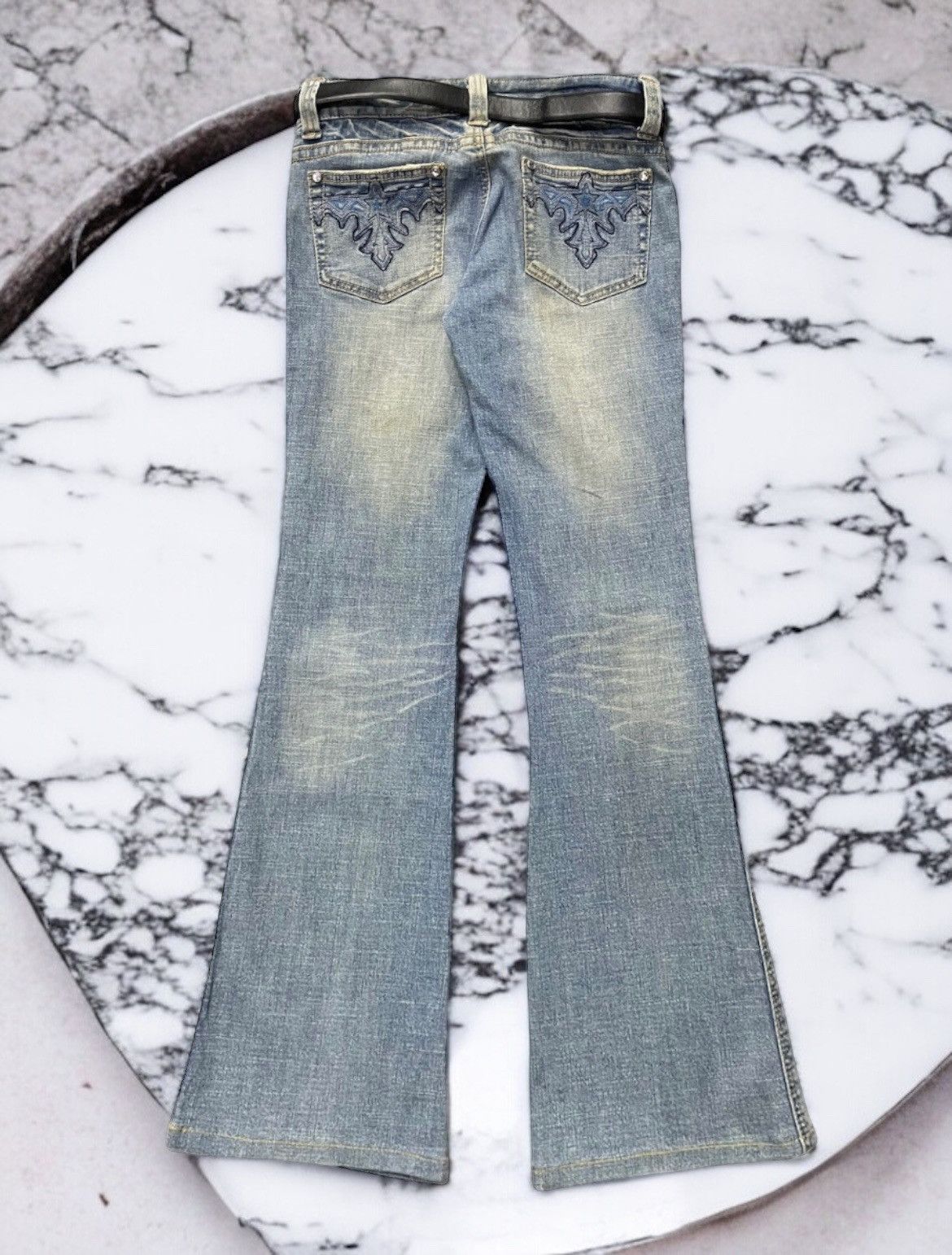Tornado Mart × Vintage Vintage Jouer Aux Embroidered Flared Denim With Leather Belt Size US 28 / EU 44 - 1 Thumbnail