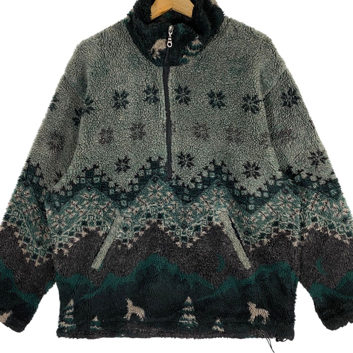 Vintage × Woolrich Woolen Mills Vintage Woolrich Snowflake Sheep Mountain Half Zip Fleece Size US L / EU 52-54 / 3 - 4 Thumbnail