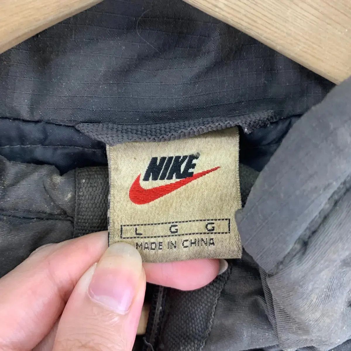 Nike Vintage NIKE WINDPROOF Swoosh Natural Distress Size US L / EU 52-54 / 3 - 5 Thumbnail