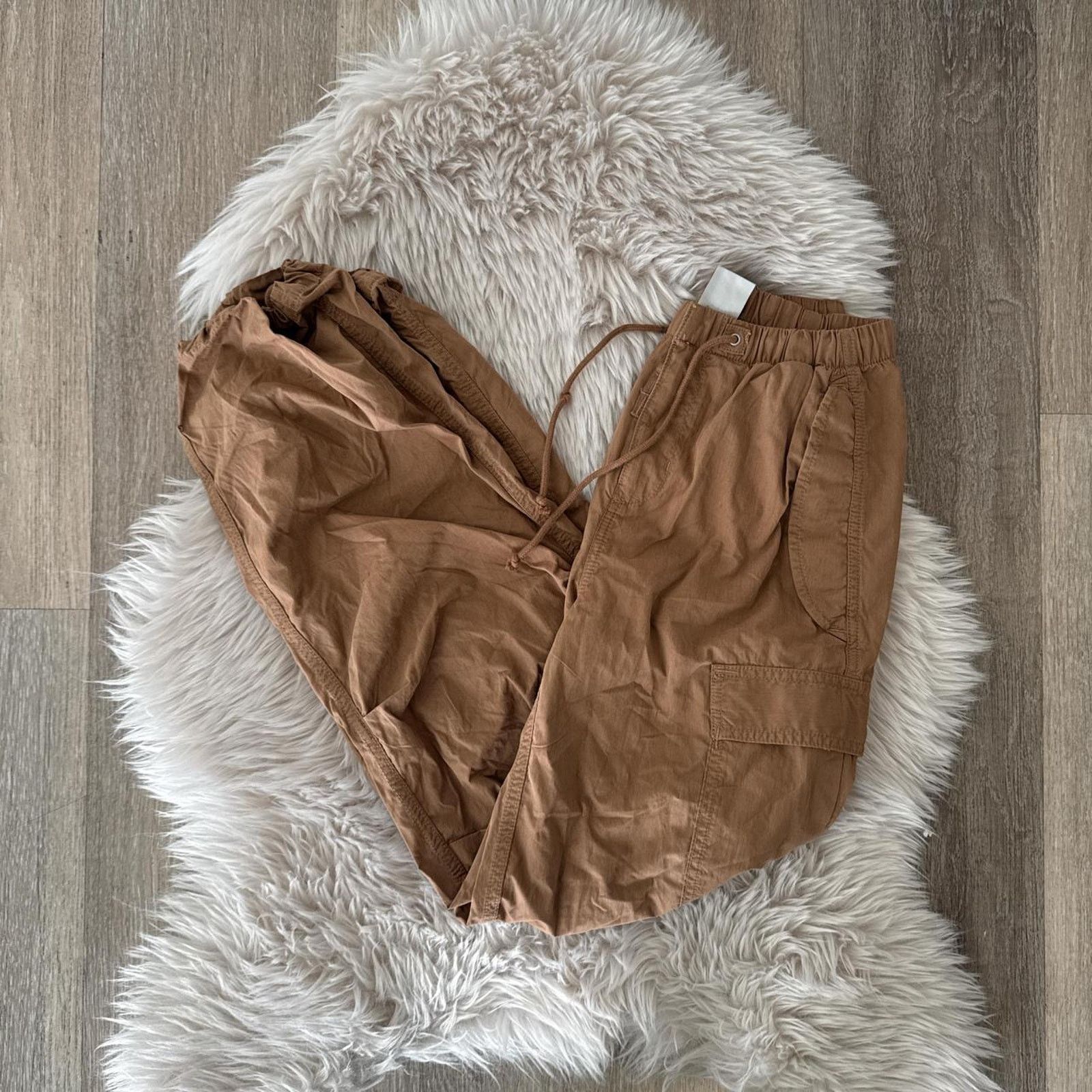 Aritzia NWOT ARITZIA TNA Squad Pocket Parachute Pant - Camel XXS Size 24" / US 00 / IT 34 - 2 Thumbnail